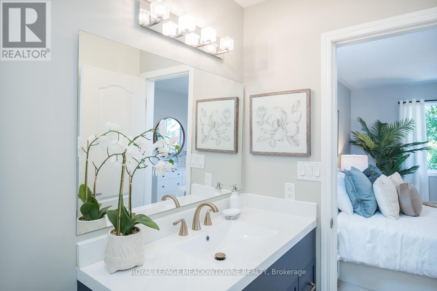 












698 EDWARDS AVENUE

,
Milton,




Ontario
L9T6B4

