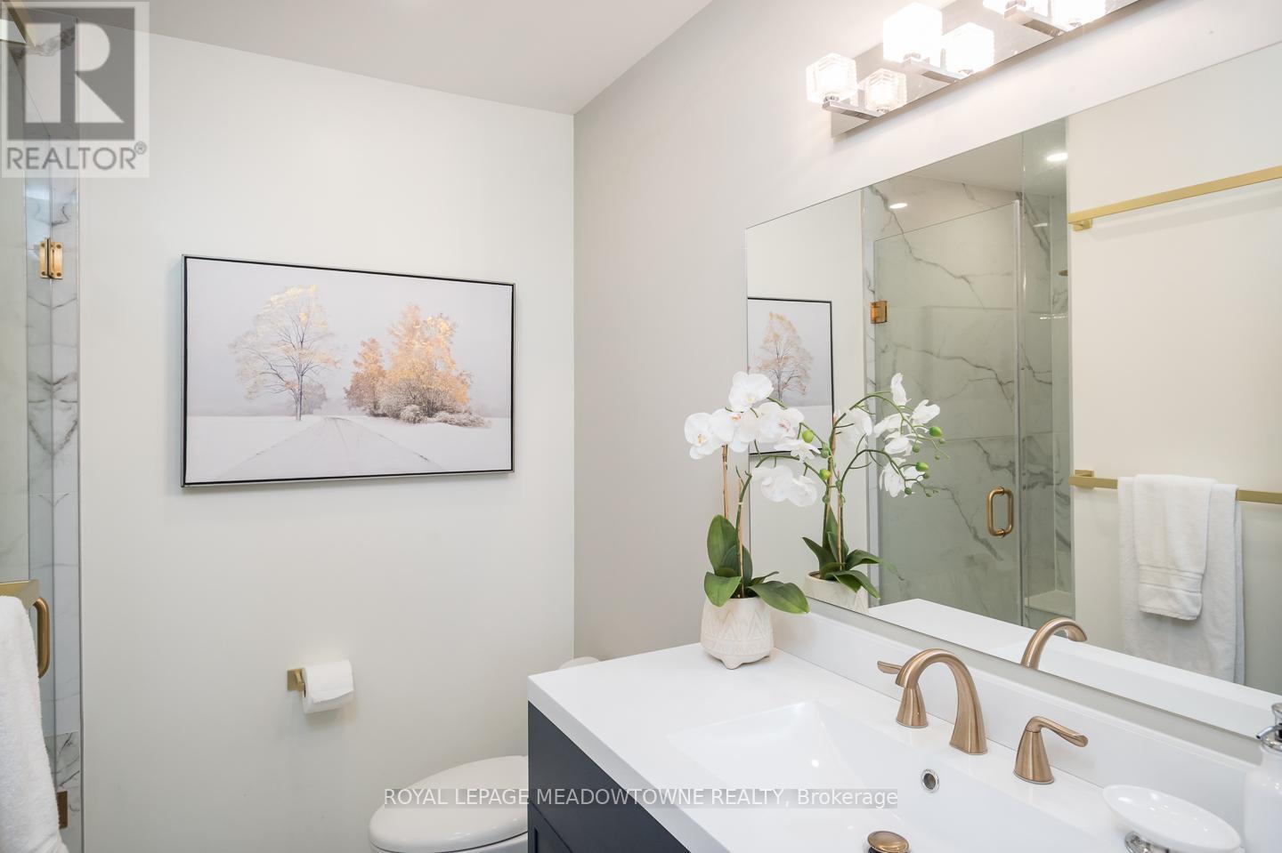 












698 EDWARDS AVENUE

,
Milton,




Ontario
L9T6B4

