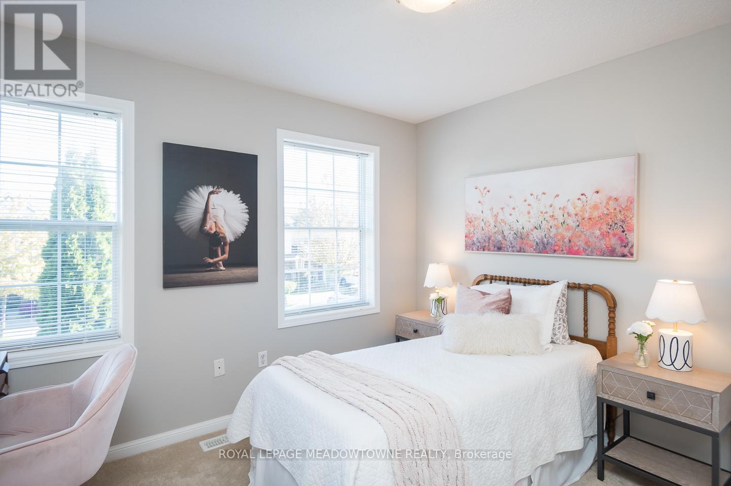 












698 EDWARDS AVENUE

,
Milton,




Ontario
L9T6B4

