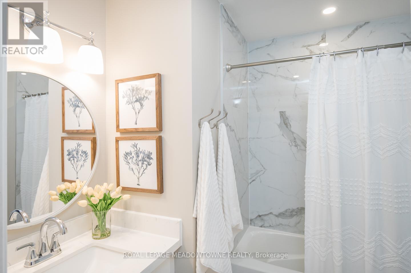 












698 EDWARDS AVENUE

,
Milton,




Ontario
L9T6B4

