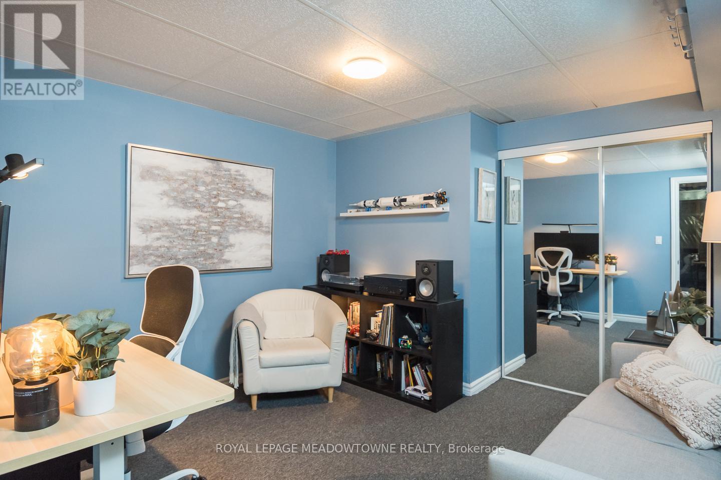












698 EDWARDS AVENUE

,
Milton,




Ontario
L9T6B4

