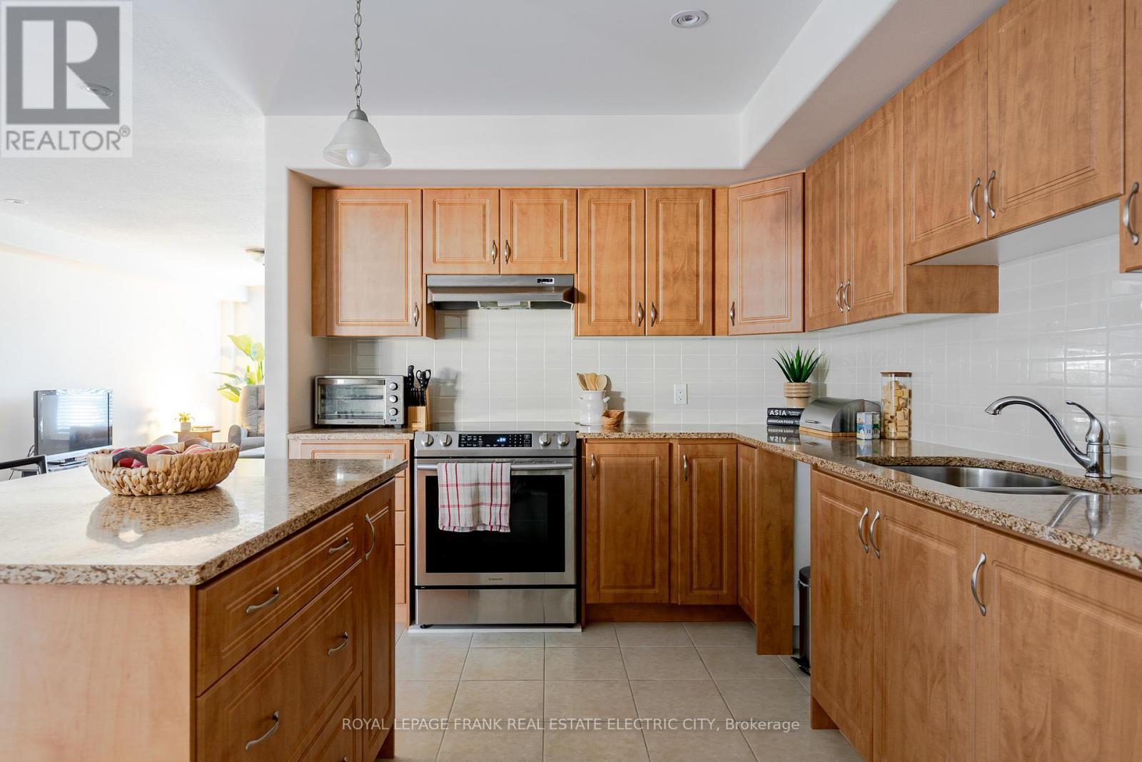 












849 BROADWAY BOULEVARD

,
Peterborough (Northcrest Ward 5),




Ontario
K9H0J1

