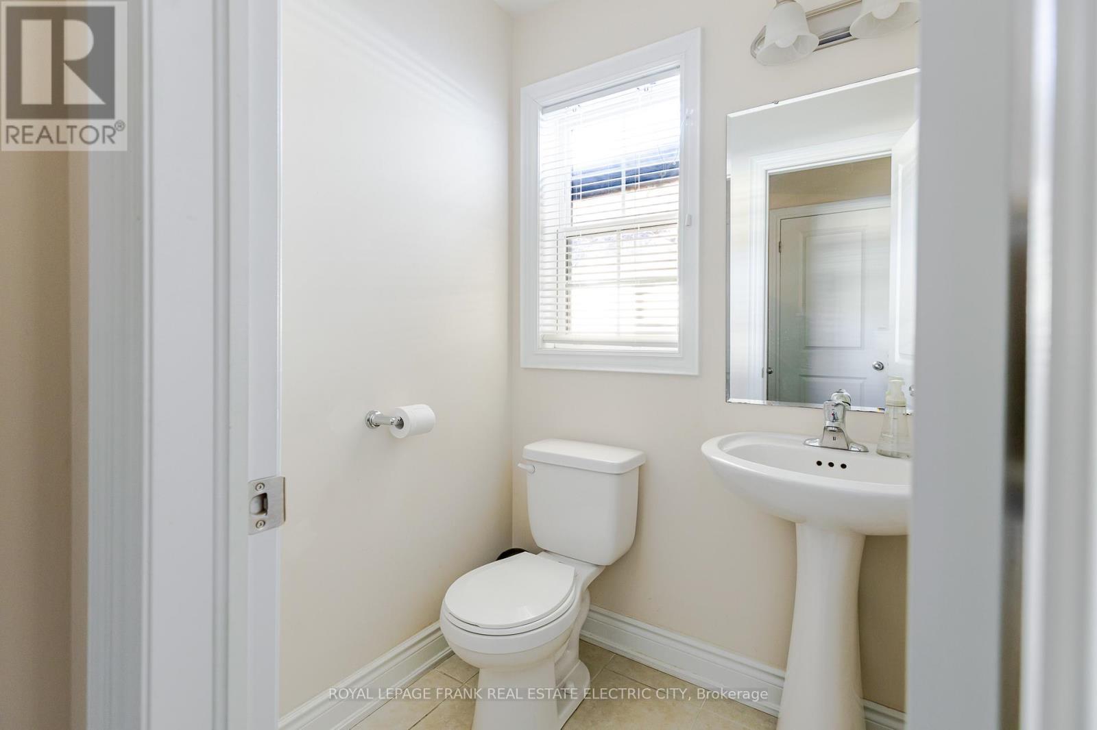 












849 BROADWAY BOULEVARD

,
Peterborough (Northcrest Ward 5),




Ontario
K9H0J1

