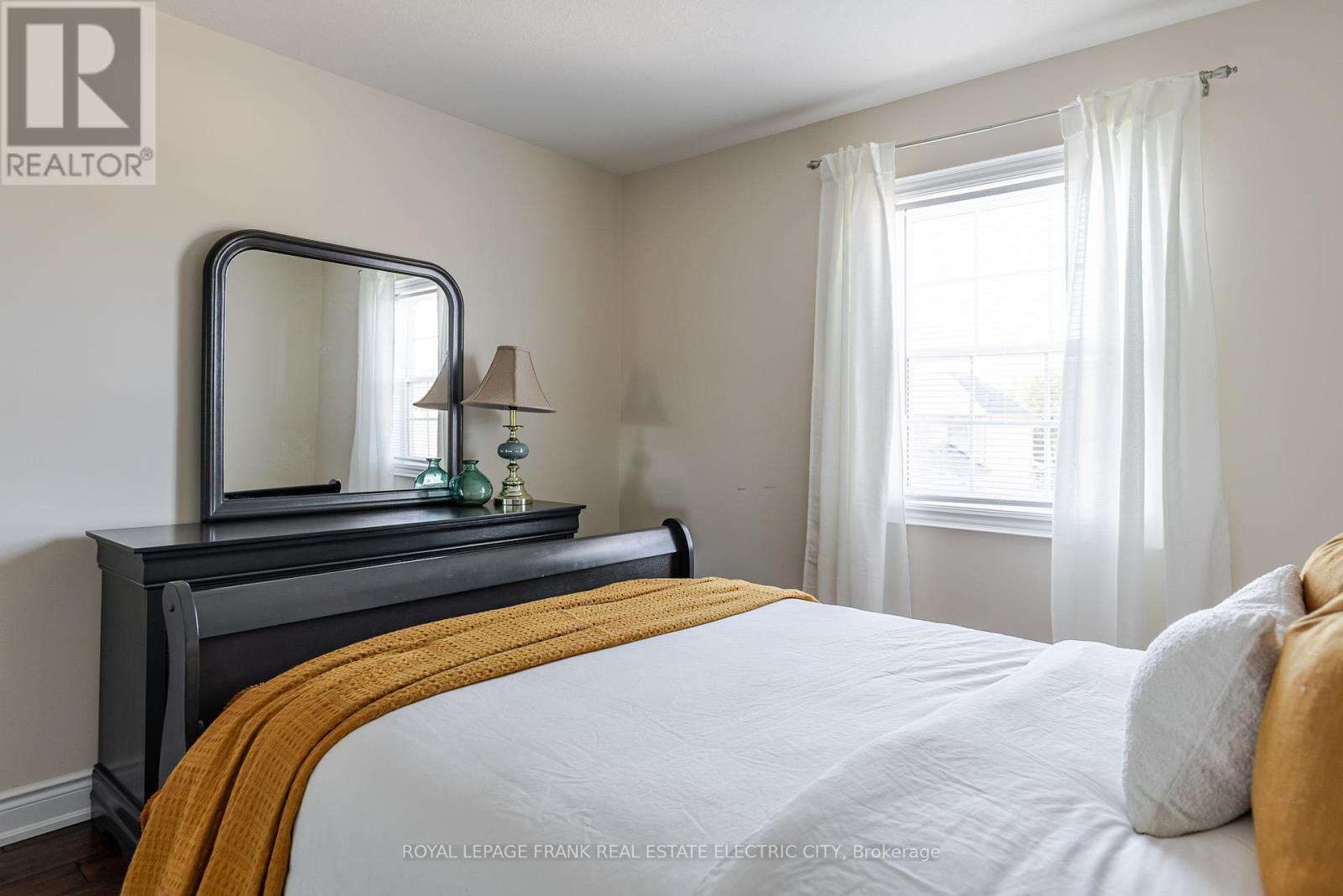 












849 BROADWAY BOULEVARD

,
Peterborough (Northcrest Ward 5),




Ontario
K9H0J1

