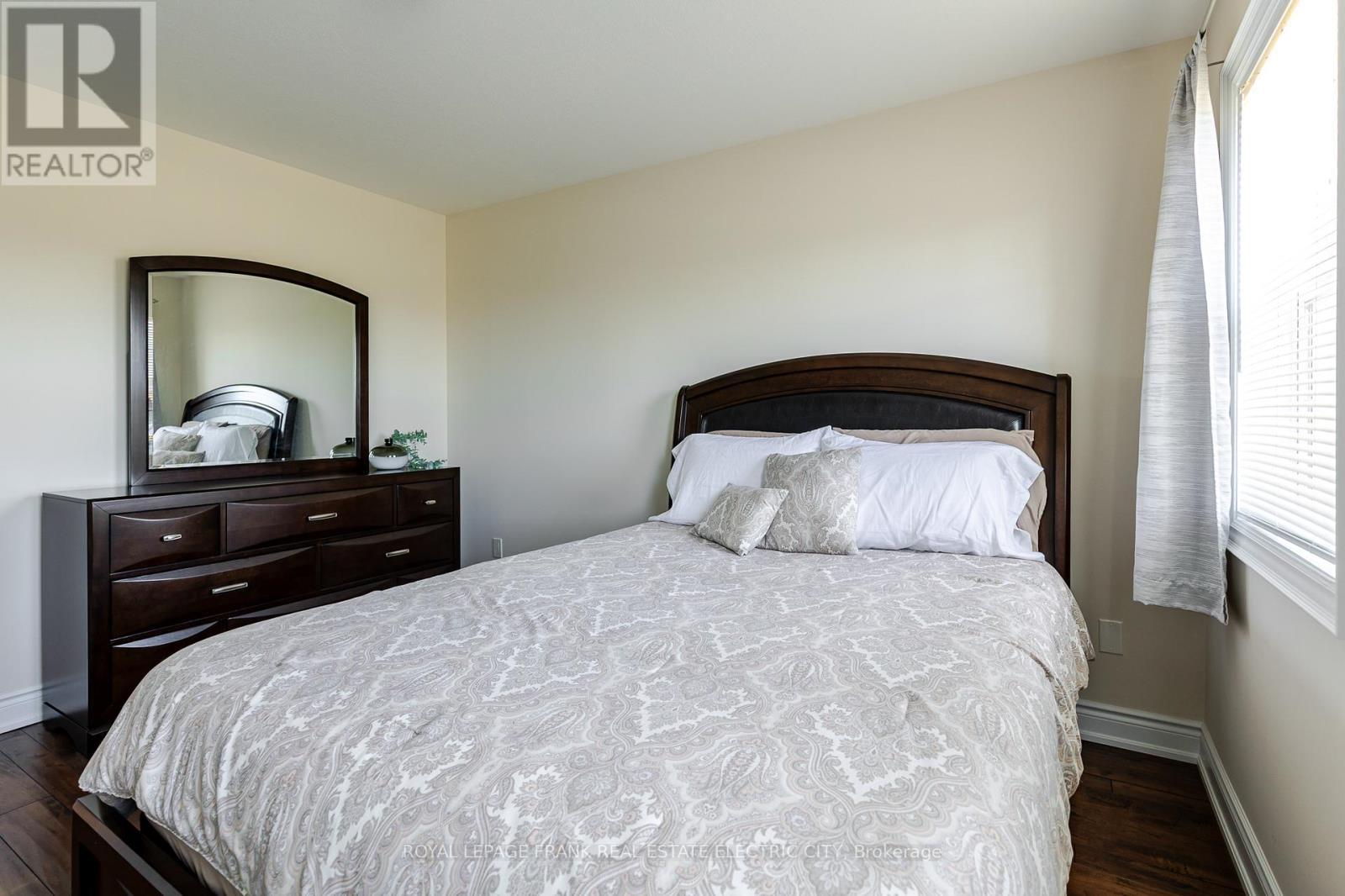 












849 BROADWAY BOULEVARD

,
Peterborough (Northcrest Ward 5),




Ontario
K9H0J1

