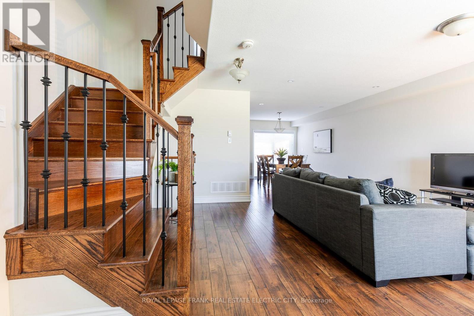 












849 BROADWAY BOULEVARD

,
Peterborough (Northcrest Ward 5),




Ontario
K9H0J1

