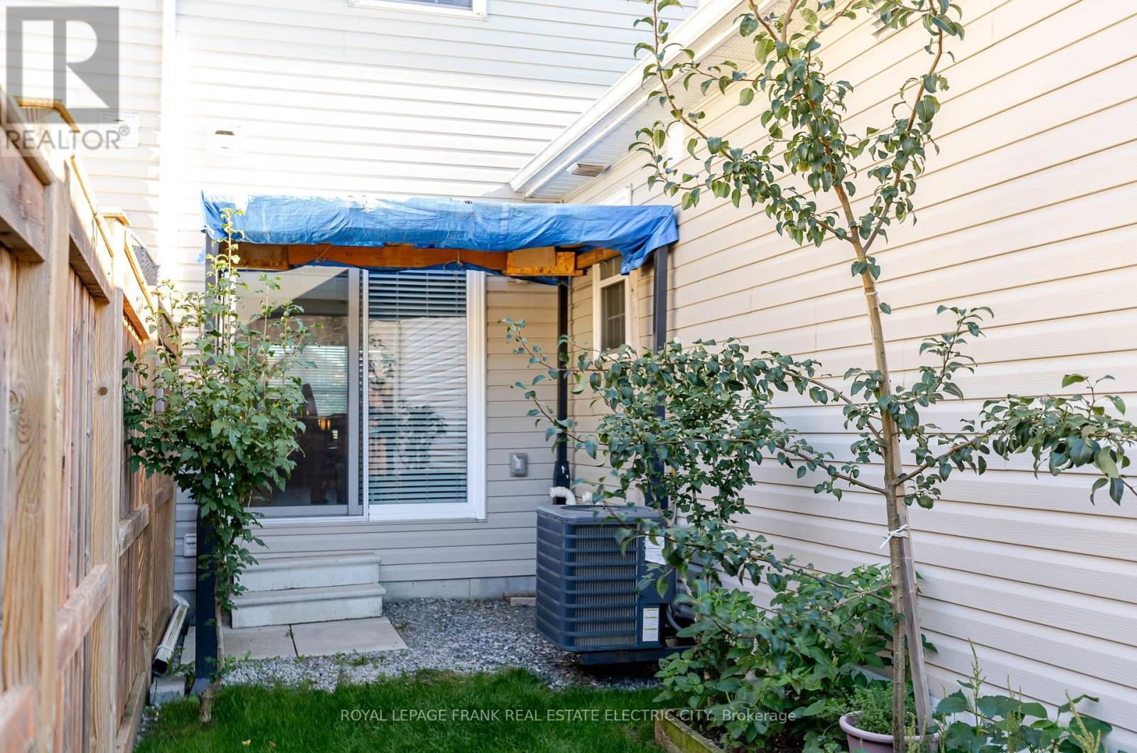 












849 BROADWAY BOULEVARD

,
Peterborough (Northcrest Ward 5),




Ontario
K9H0J1

