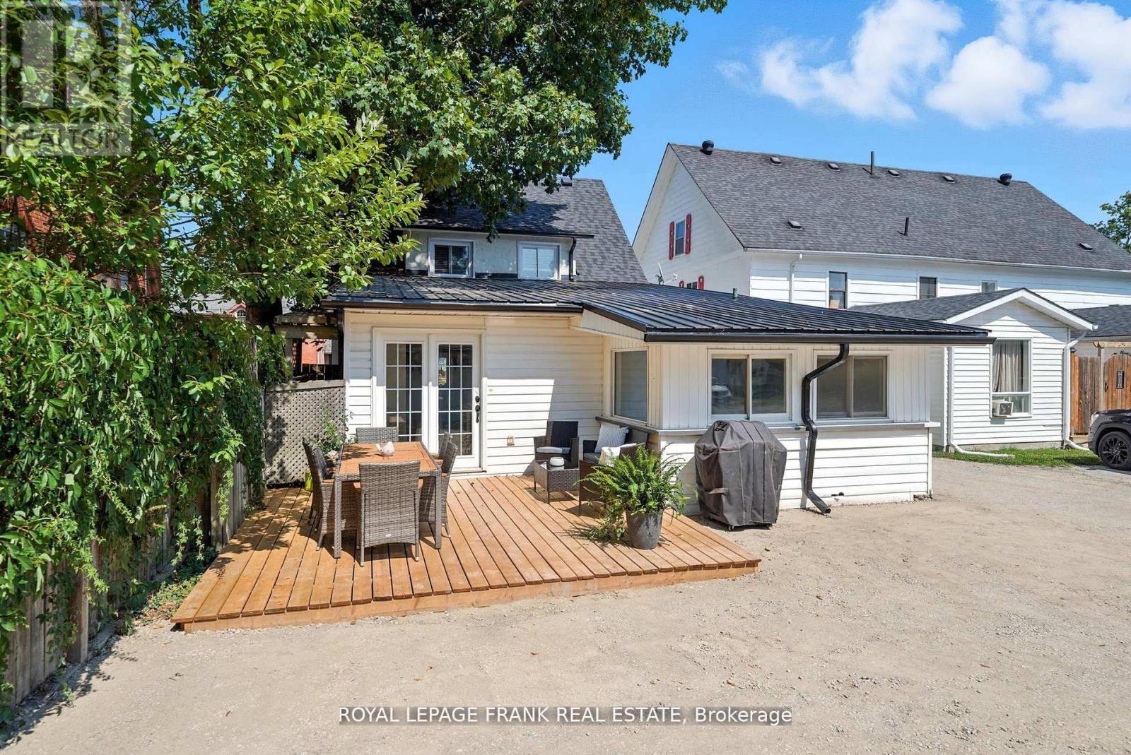 












41 SUSSEX STREET N

,
Kawartha Lakes (Lindsay),




Ontario
K9V4H6

