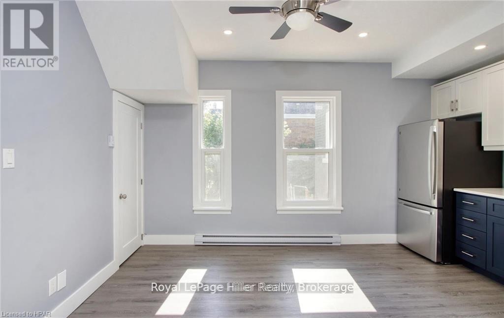 












86 SHAKESPEARE STREET

,
Stratford,




Ontario
N5A3W4

