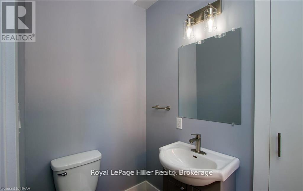 












86 SHAKESPEARE STREET

,
Stratford,




Ontario
N5A3W4

