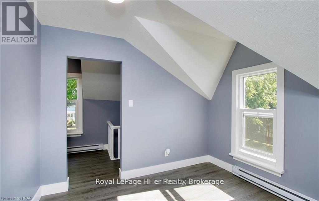 












86 SHAKESPEARE STREET

,
Stratford,




Ontario
N5A3W4

