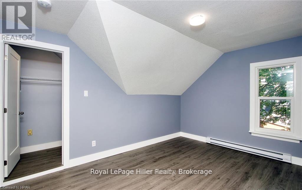 












86 SHAKESPEARE STREET

,
Stratford,




Ontario
N5A3W4

