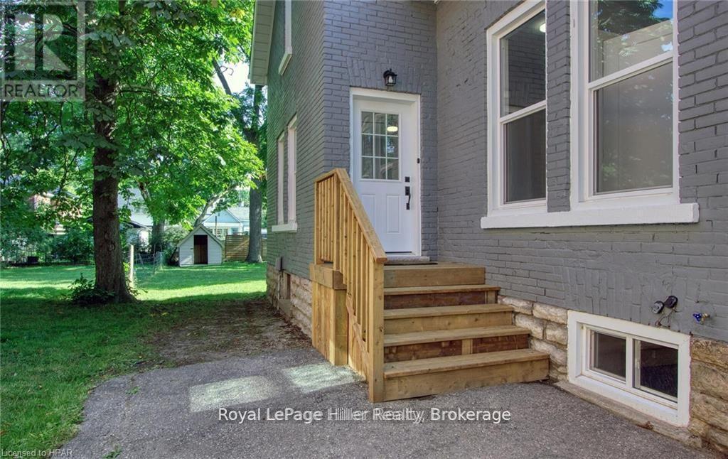 












86 SHAKESPEARE STREET

,
Stratford,




Ontario
N5A3W4

