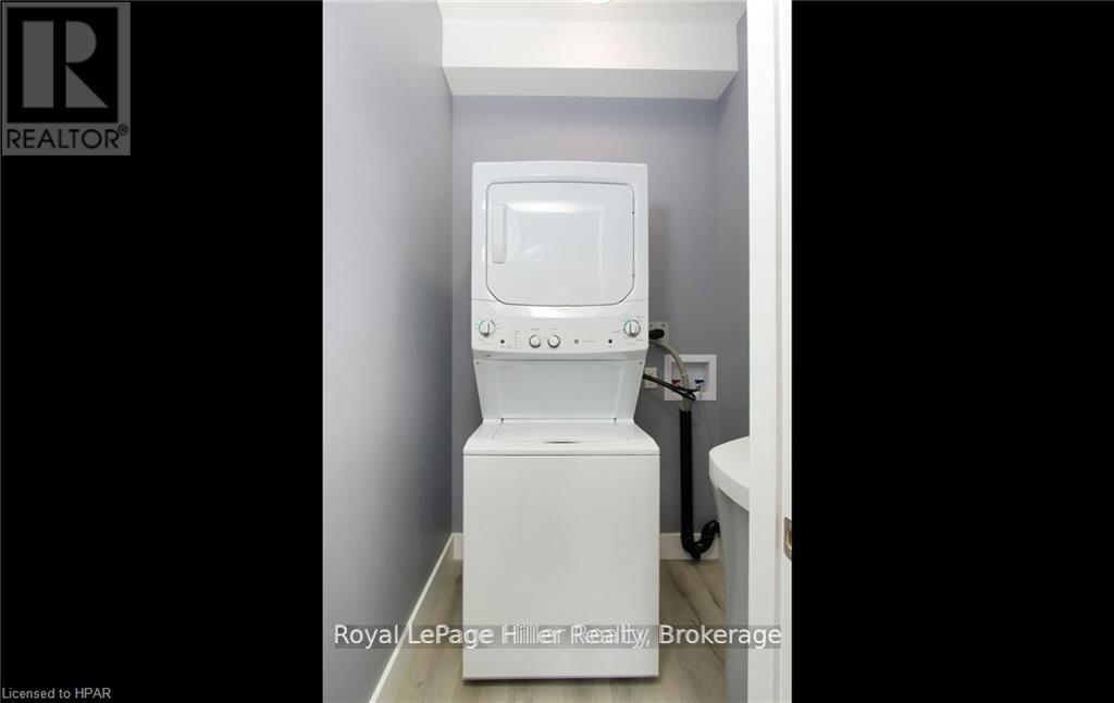 












86 SHAKESPEARE STREET

,
Stratford,




Ontario
N5A3W4

