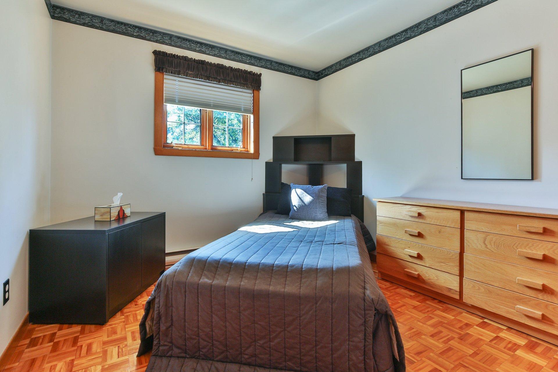 









16


Rue Blanche

,
Saint-Jean-sur-Richelieu,




QC
J2X5N1

