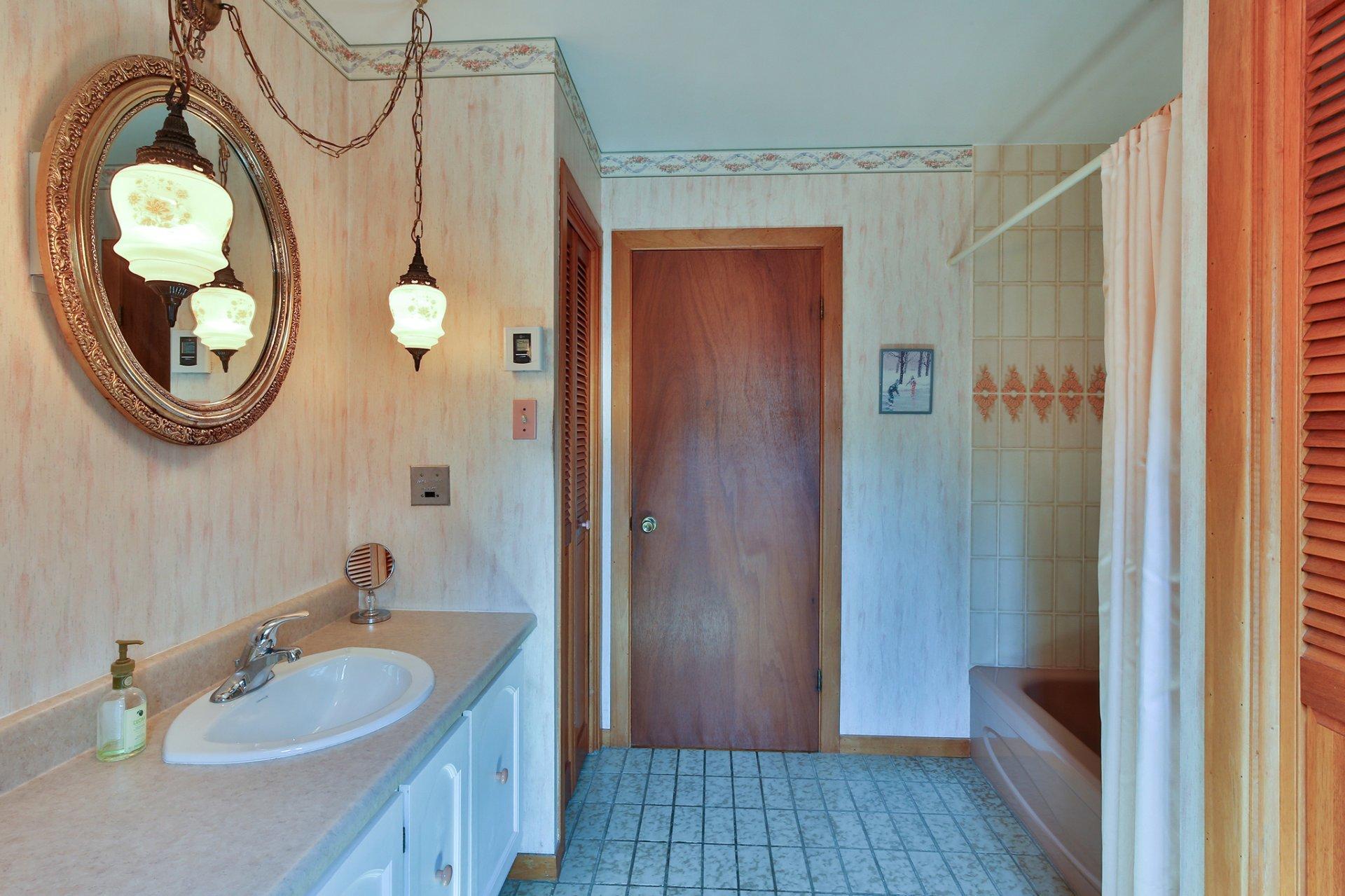 









16


Rue Blanche

,
Saint-Jean-sur-Richelieu,




QC
J2X5N1

