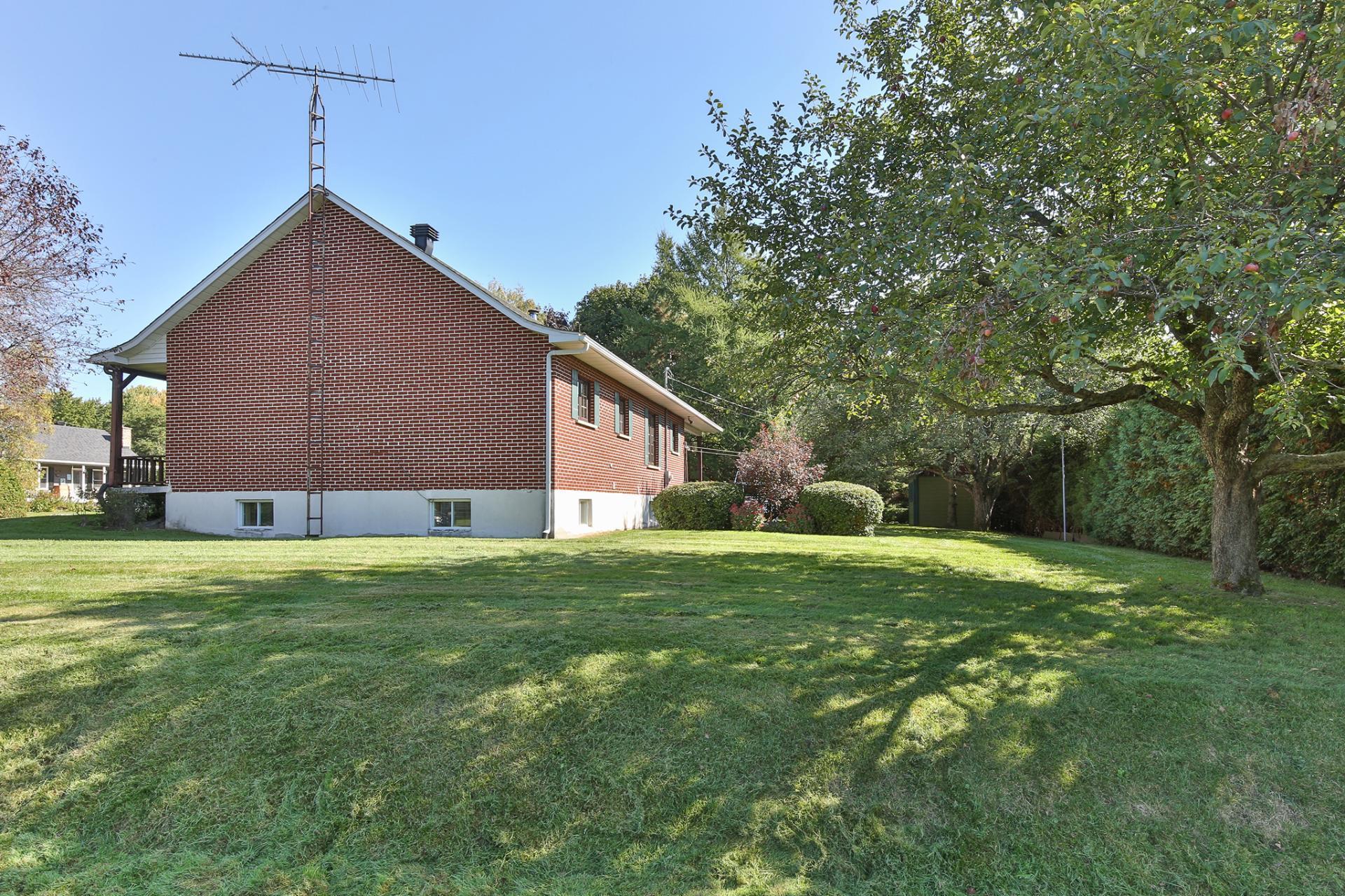 









16


Rue Blanche

,
Saint-Jean-sur-Richelieu,




QC
J2X5N1

