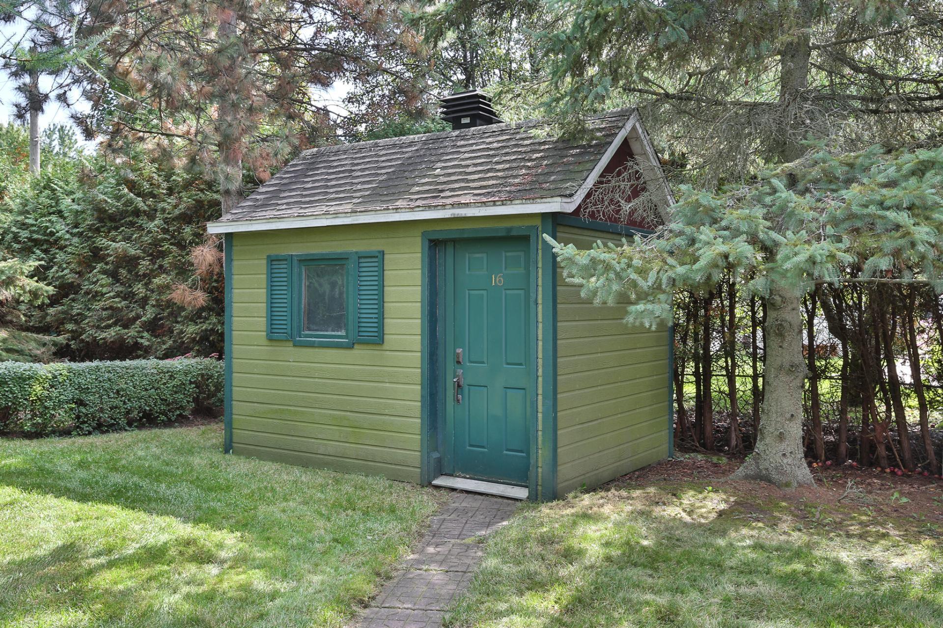 









16


Rue Blanche

,
Saint-Jean-sur-Richelieu,




QC
J2X5N1

