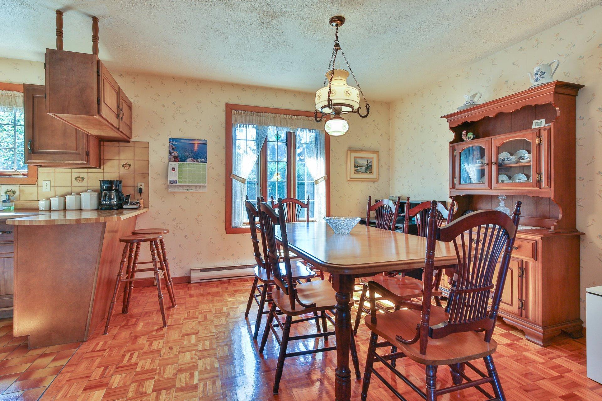 









16


Rue Blanche

,
Saint-Jean-sur-Richelieu,




QC
J2X5N1

