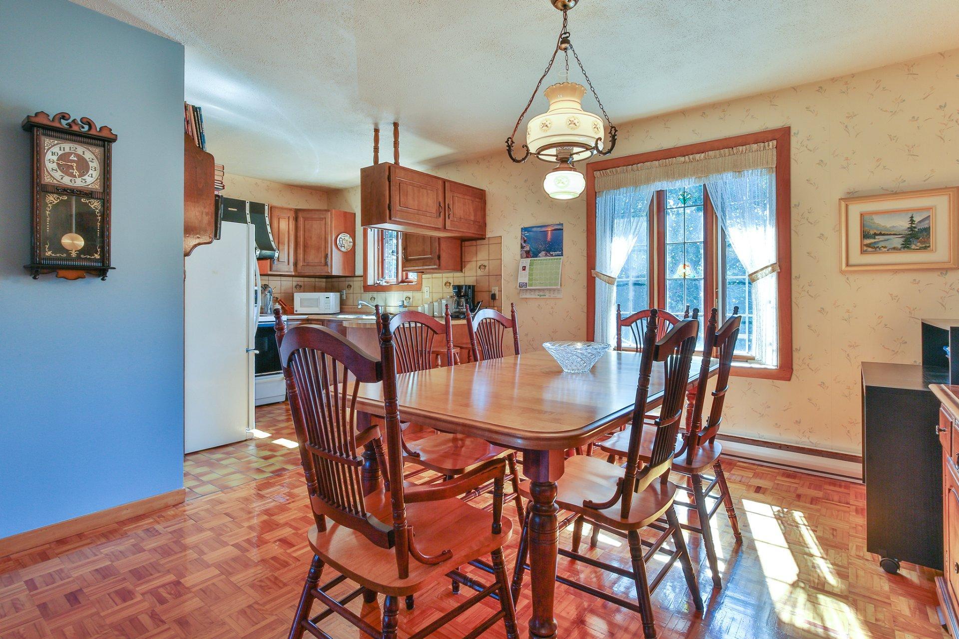 









16


Rue Blanche

,
Saint-Jean-sur-Richelieu,




QC
J2X5N1

