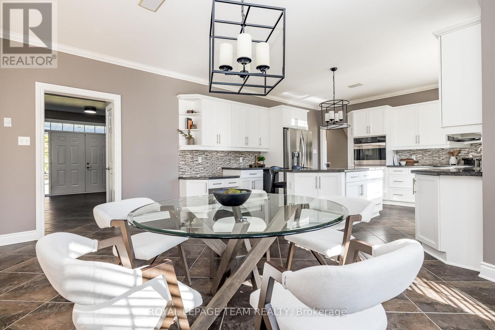 












38 MARCHVALE DRIVE

,
Ottawa,




Ontario
K2W1C2

