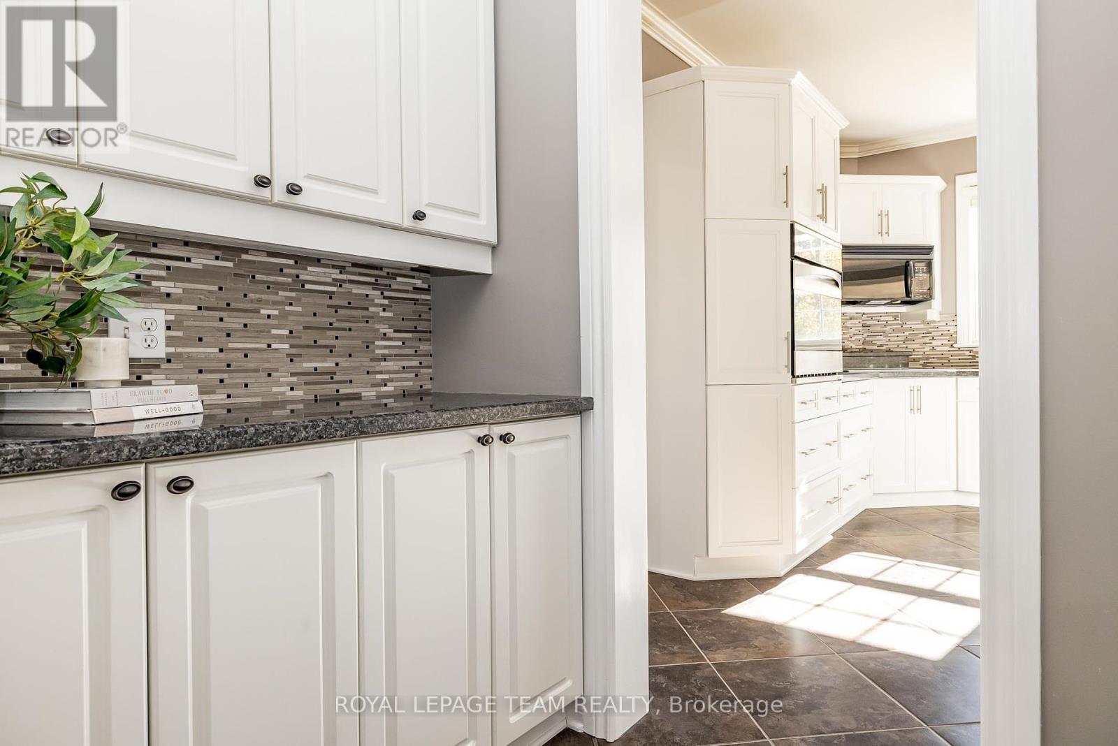 












38 MARCHVALE DRIVE

,
Ottawa,




Ontario
K2W1C2

