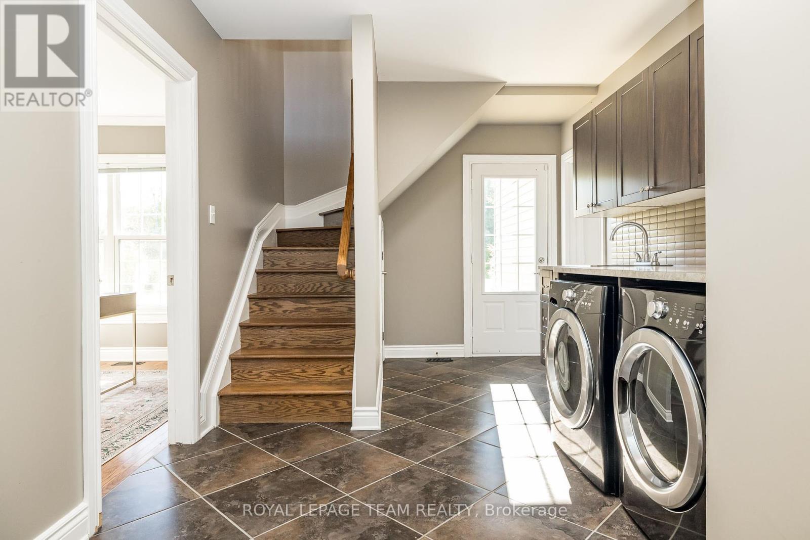 












38 MARCHVALE DRIVE

,
Ottawa,




Ontario
K2W1C2

