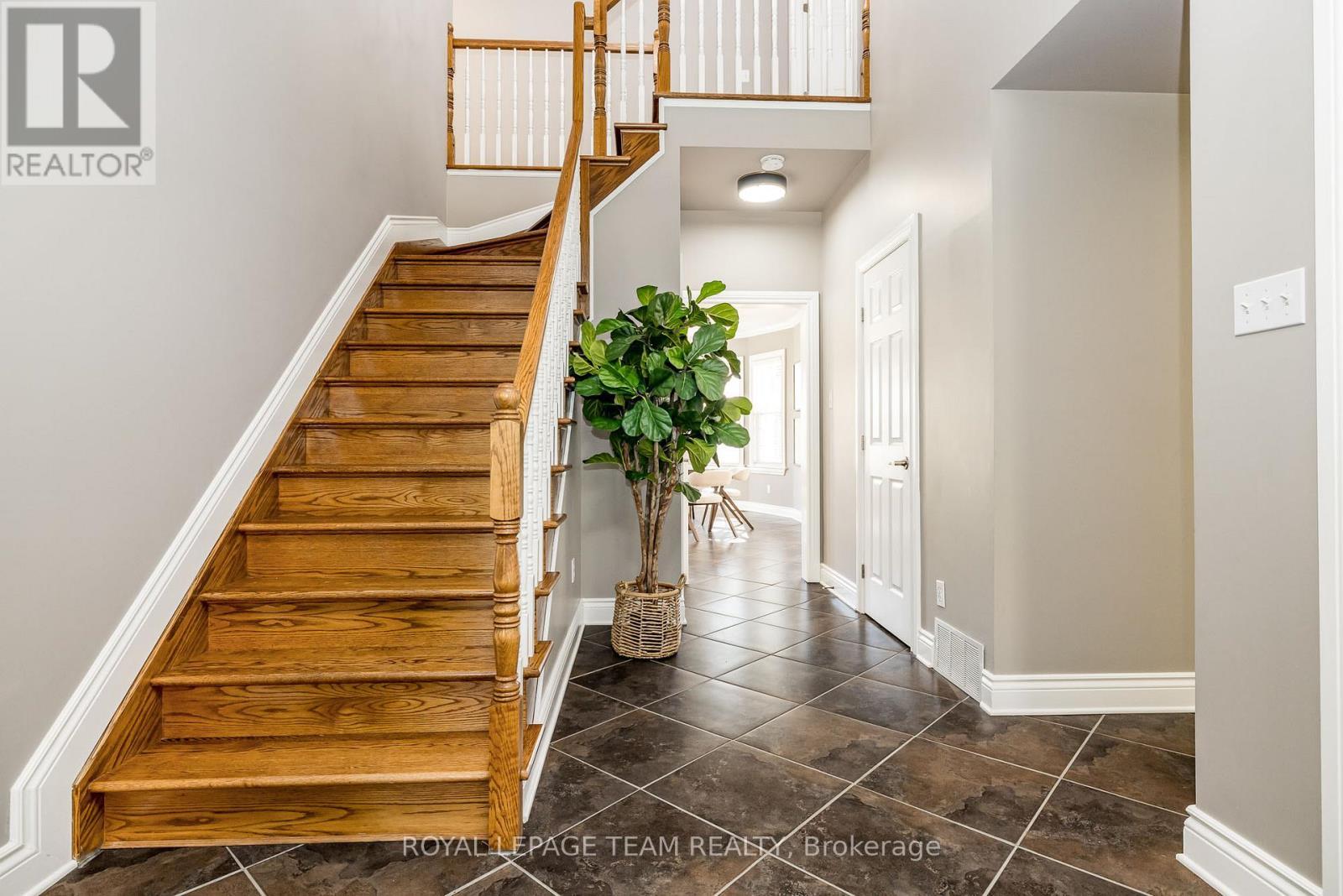 












38 MARCHVALE DRIVE

,
Ottawa,




Ontario
K2W1C2

