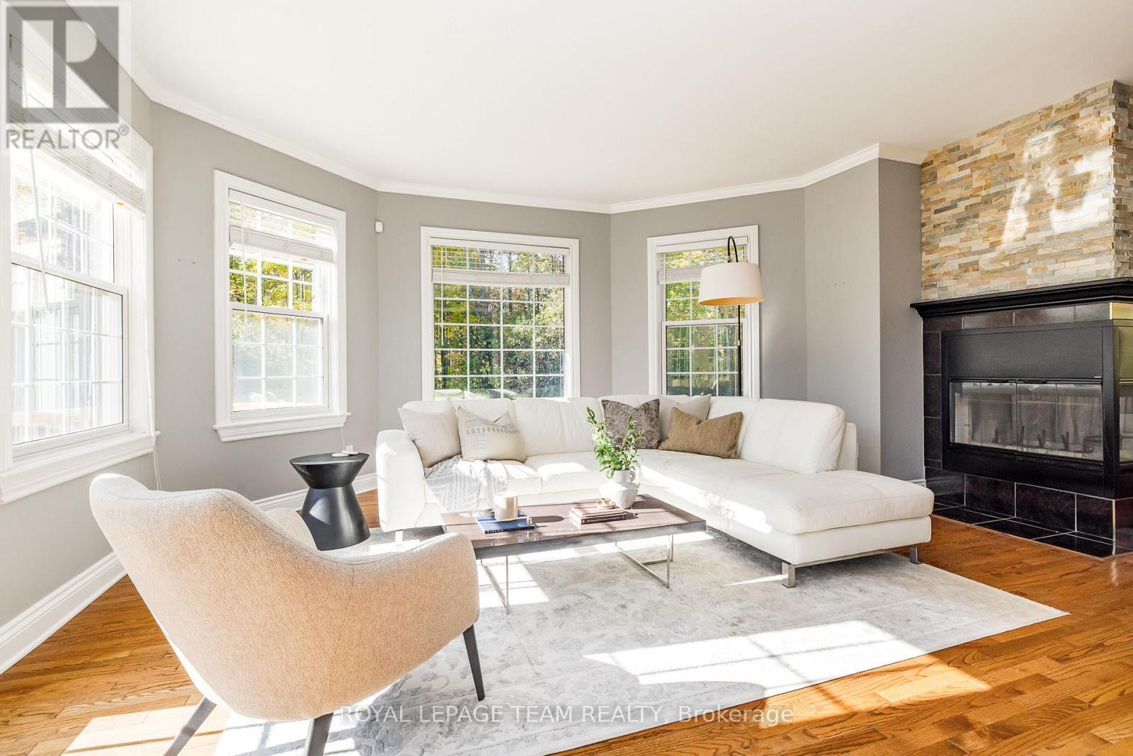 












38 MARCHVALE DRIVE

,
Ottawa,




Ontario
K2W1C2

