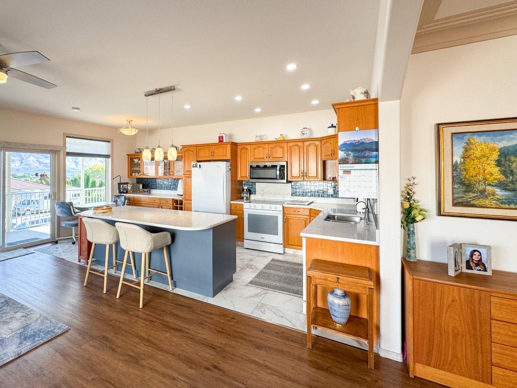 









2


Royal Ann

Court, 11,
Osoyoos,




BC
V0H 1V2

