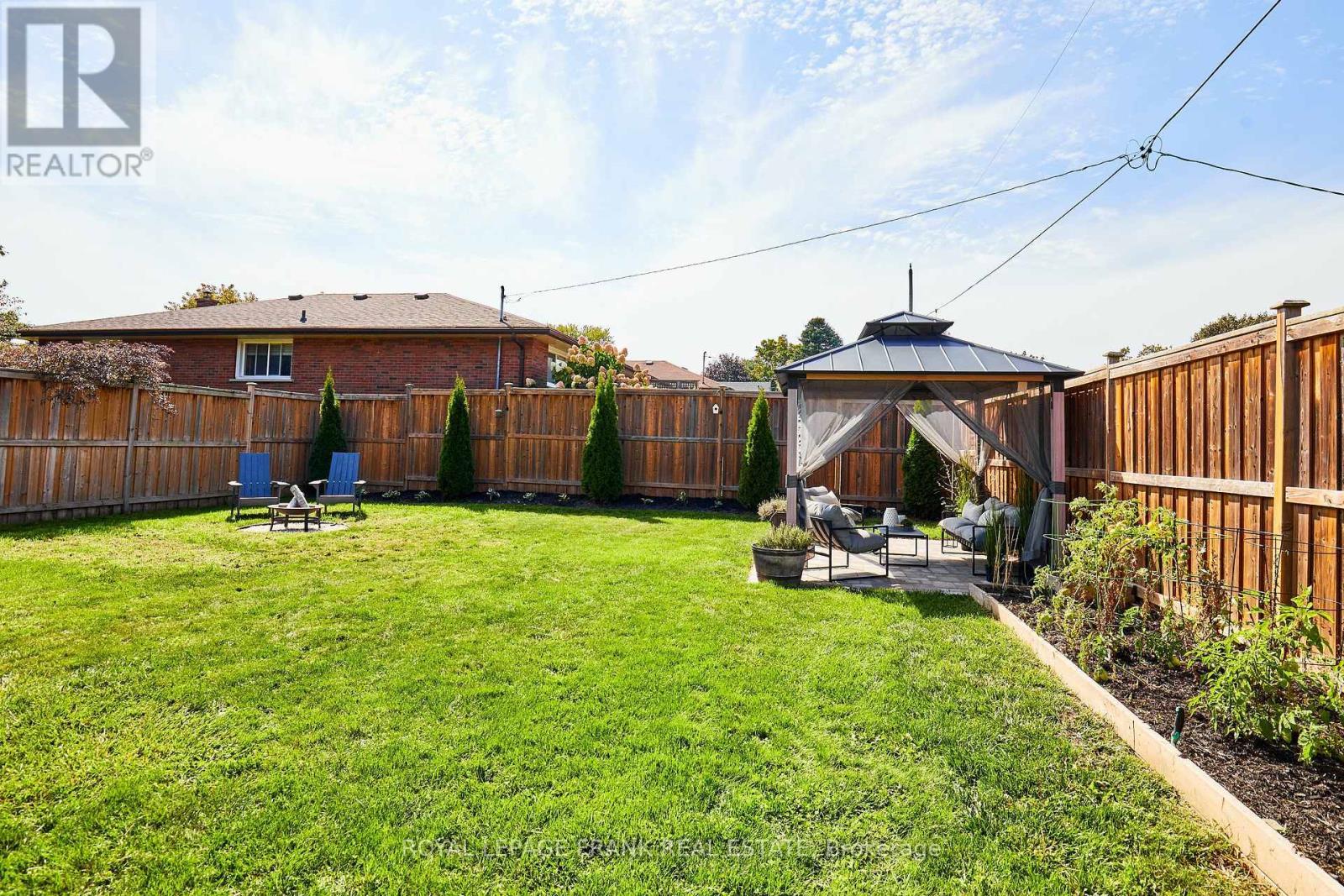 












432 PARK ROAD N

,
Oshawa (McLaughlin),




Ontario
L1J4M5

