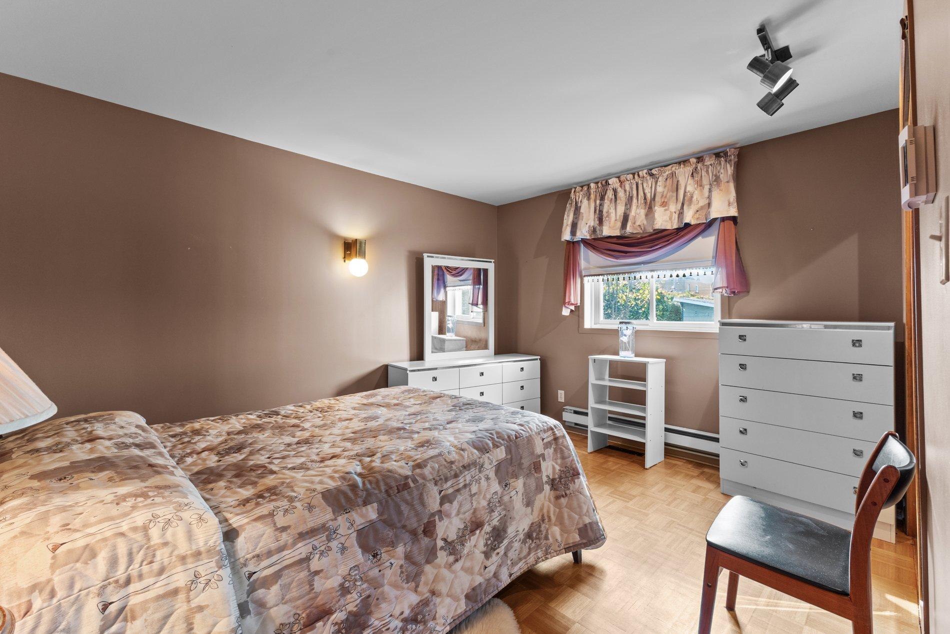 









42


Av. Bélanger

,
Montréal (LaSalle),




QC
H8R3K6


