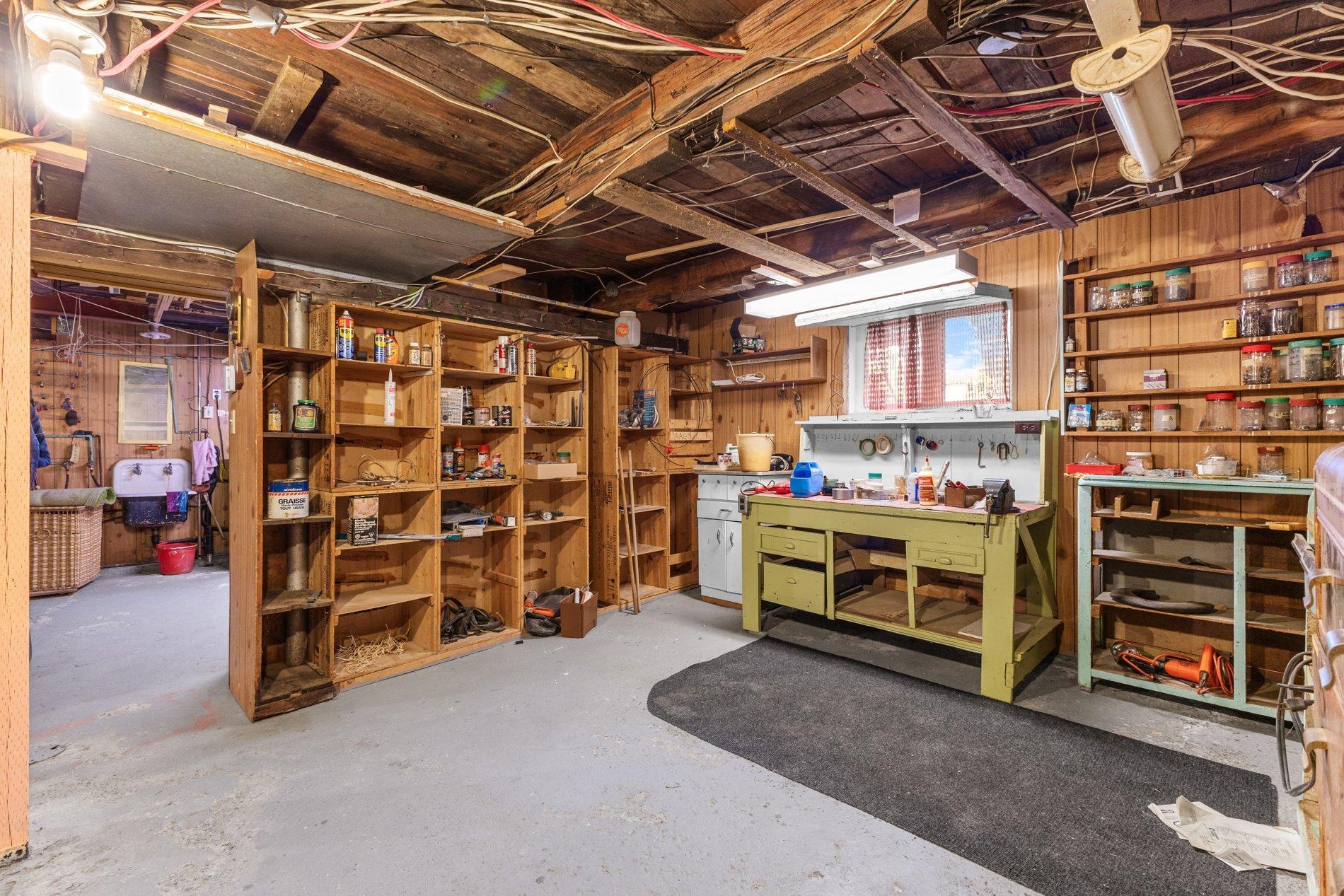 









42


Av. Bélanger

,
Montréal (LaSalle),




QC
H8R3K6

