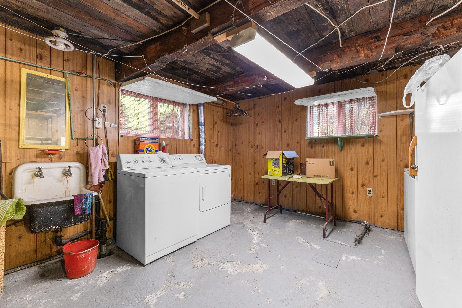 









42


Av. Bélanger

,
Montréal (LaSalle),




QC
H8R3K6

