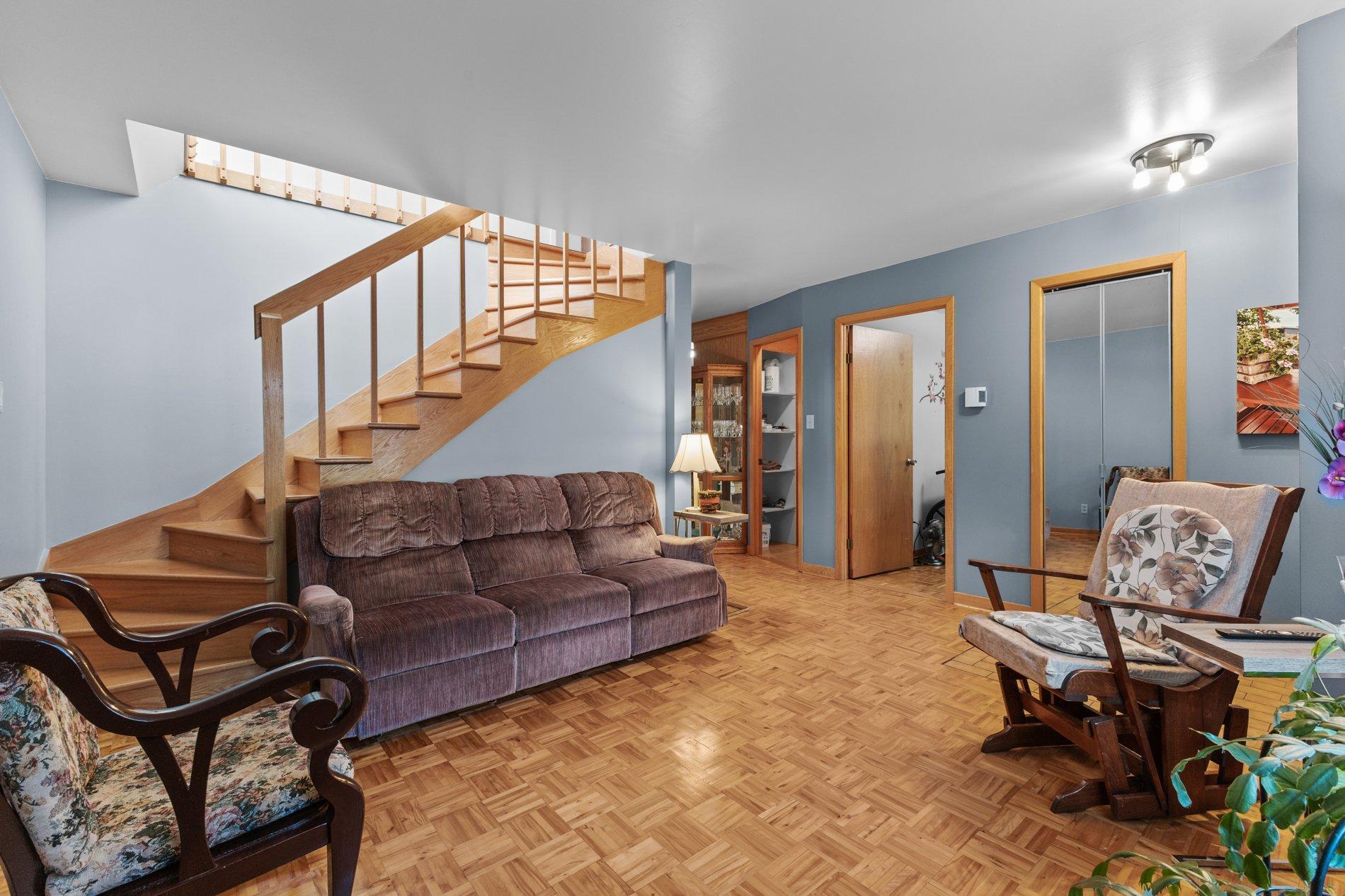 









42


Av. Bélanger

,
Montréal (LaSalle),




QC
H8R3K6

