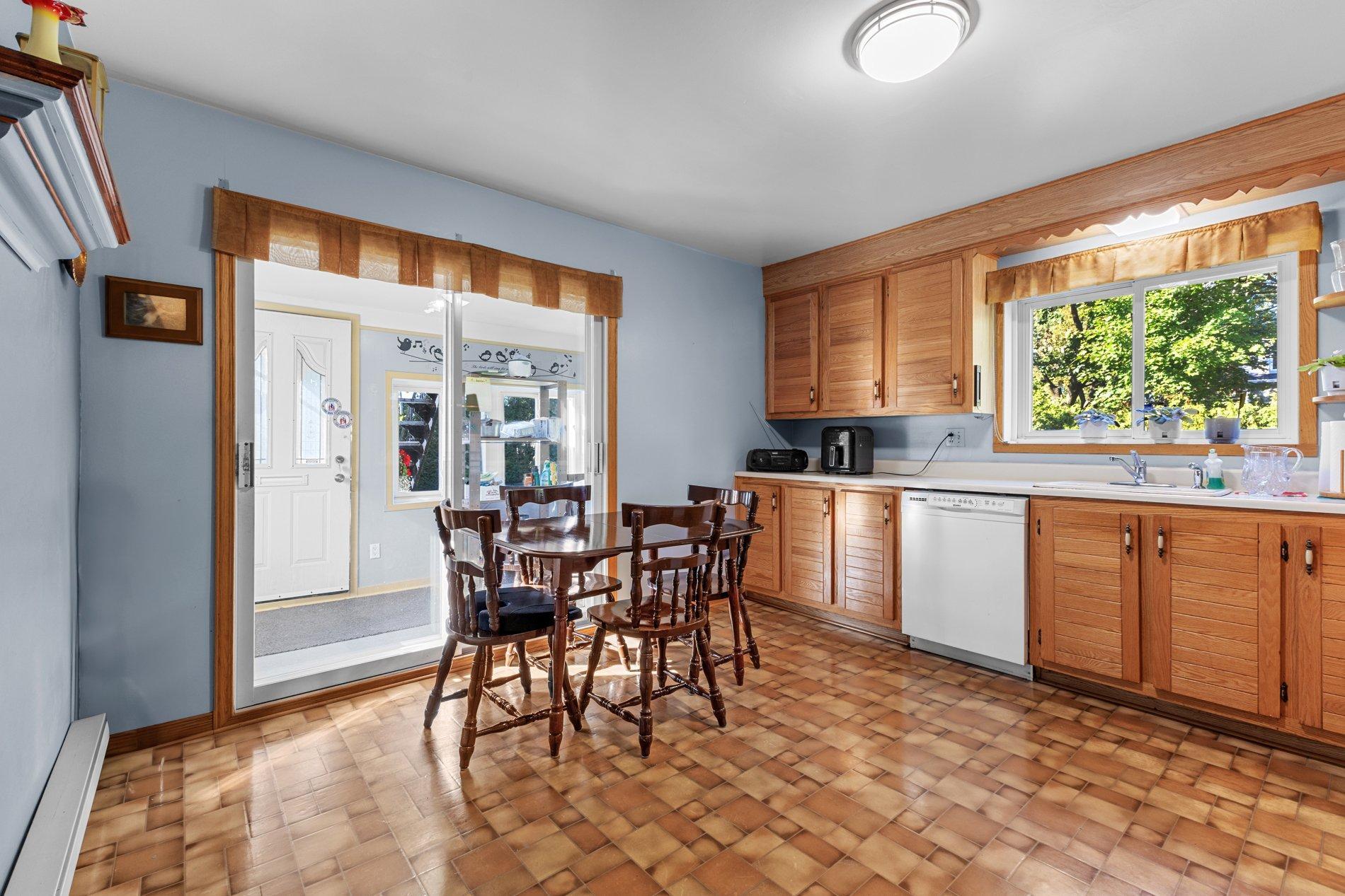 









42


Av. Bélanger

,
Montréal (LaSalle),




QC
H8R3K6

