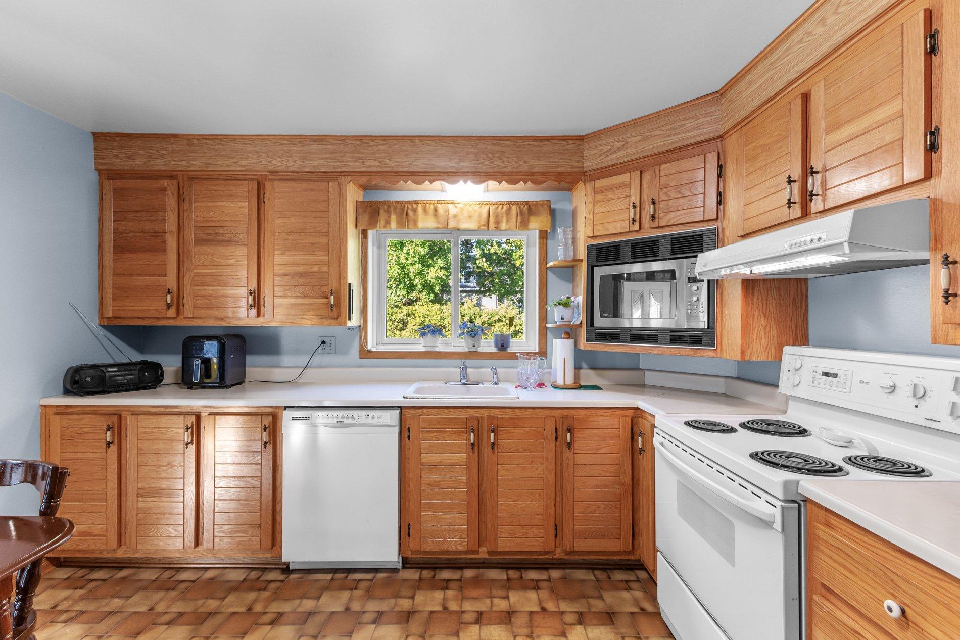 









42


Av. Bélanger

,
Montréal (LaSalle),




QC
H8R3K6

