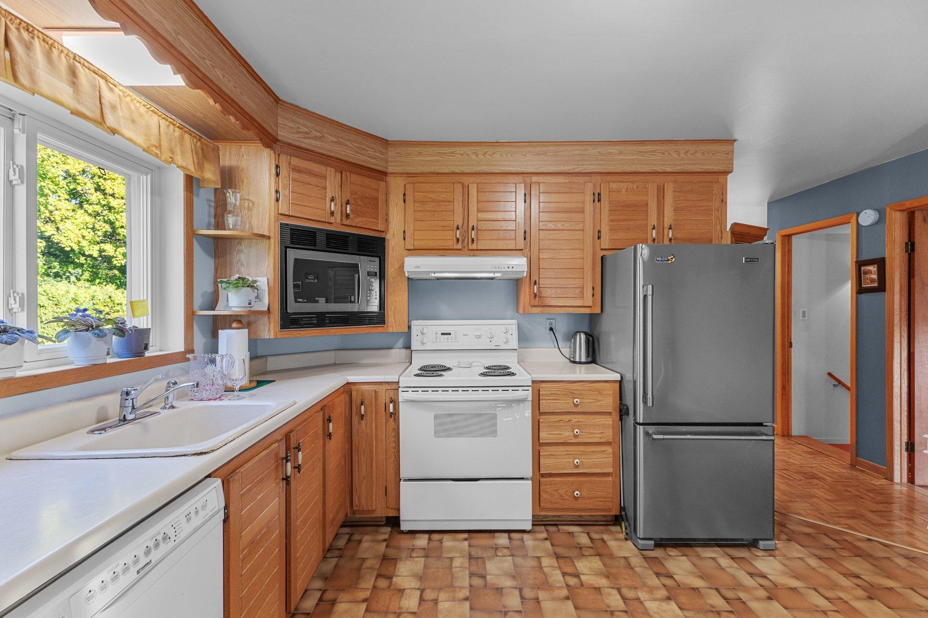 









42


Av. Bélanger

,
Montréal (LaSalle),




QC
H8R3K6

