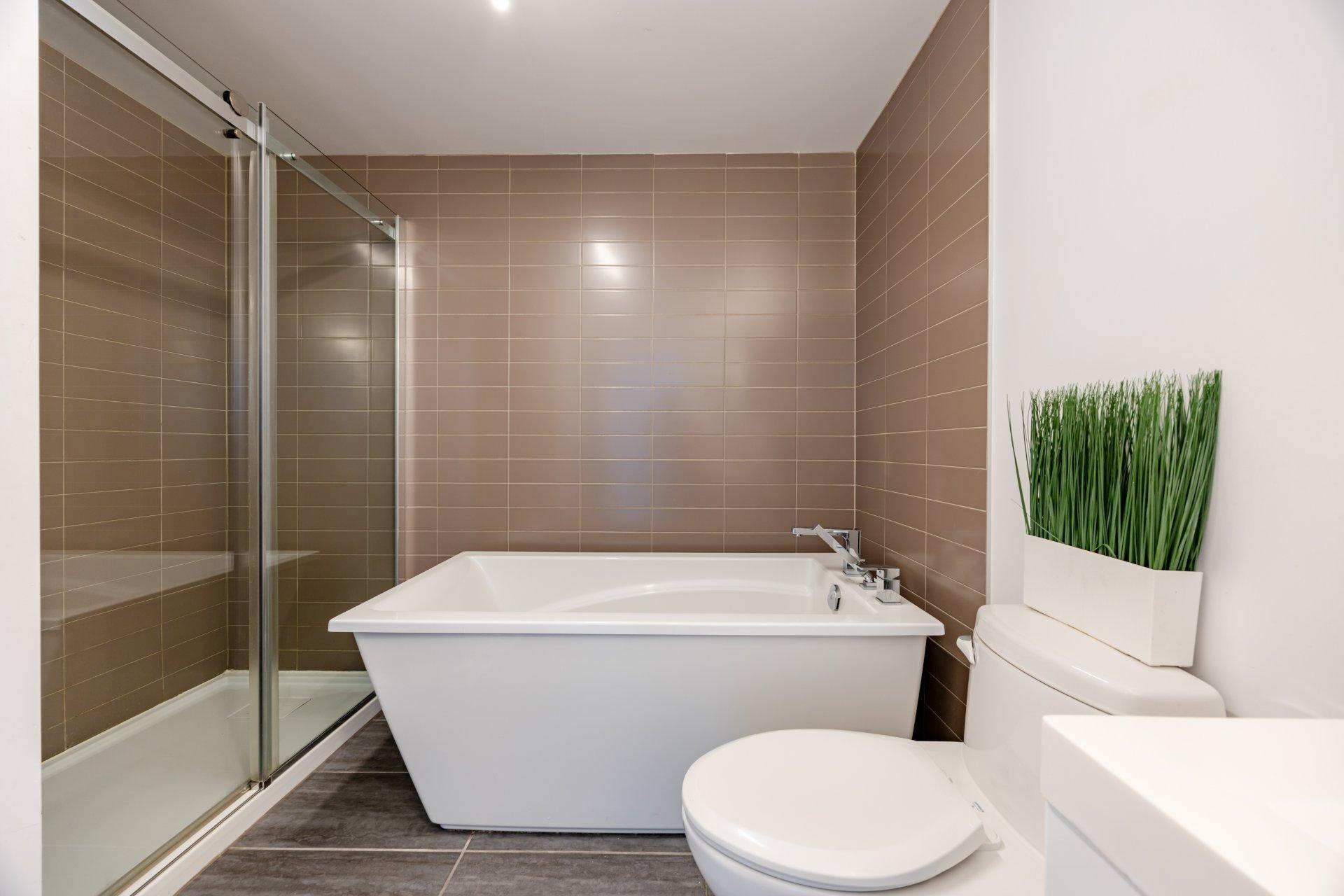 









190


Rue Murray

, 916,
Montréal (Le Sud-Ouest),




QC
H3C2C7

