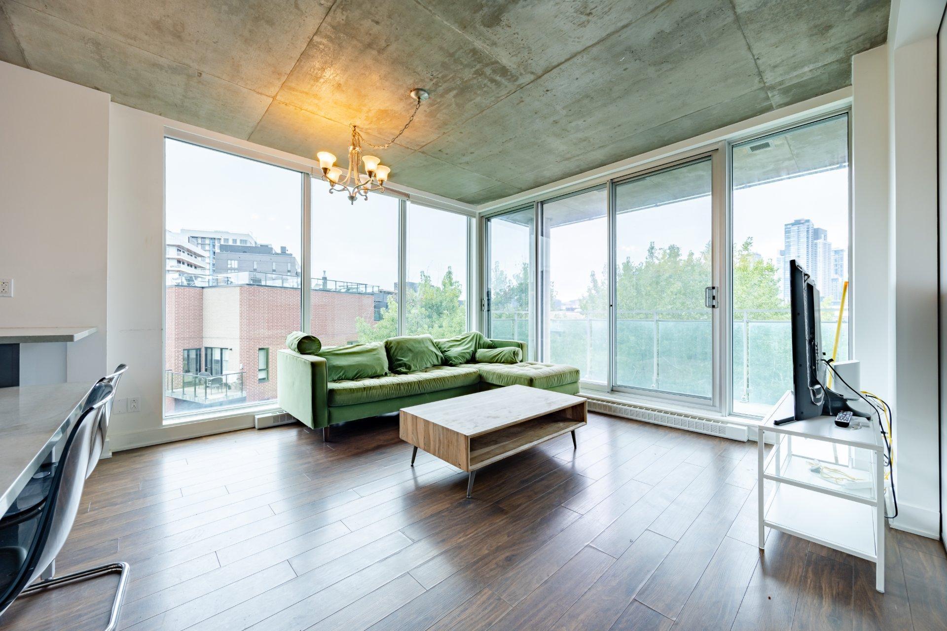 









190


Rue Murray

, 916,
Montréal (Le Sud-Ouest),




QC
H3C2C7

