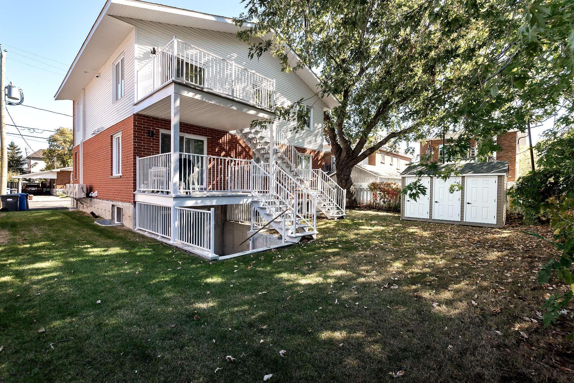 









1715


Av. des Pins

,
Longueuil (Le Vieux-Longueuil),




QC
J4P3K8

