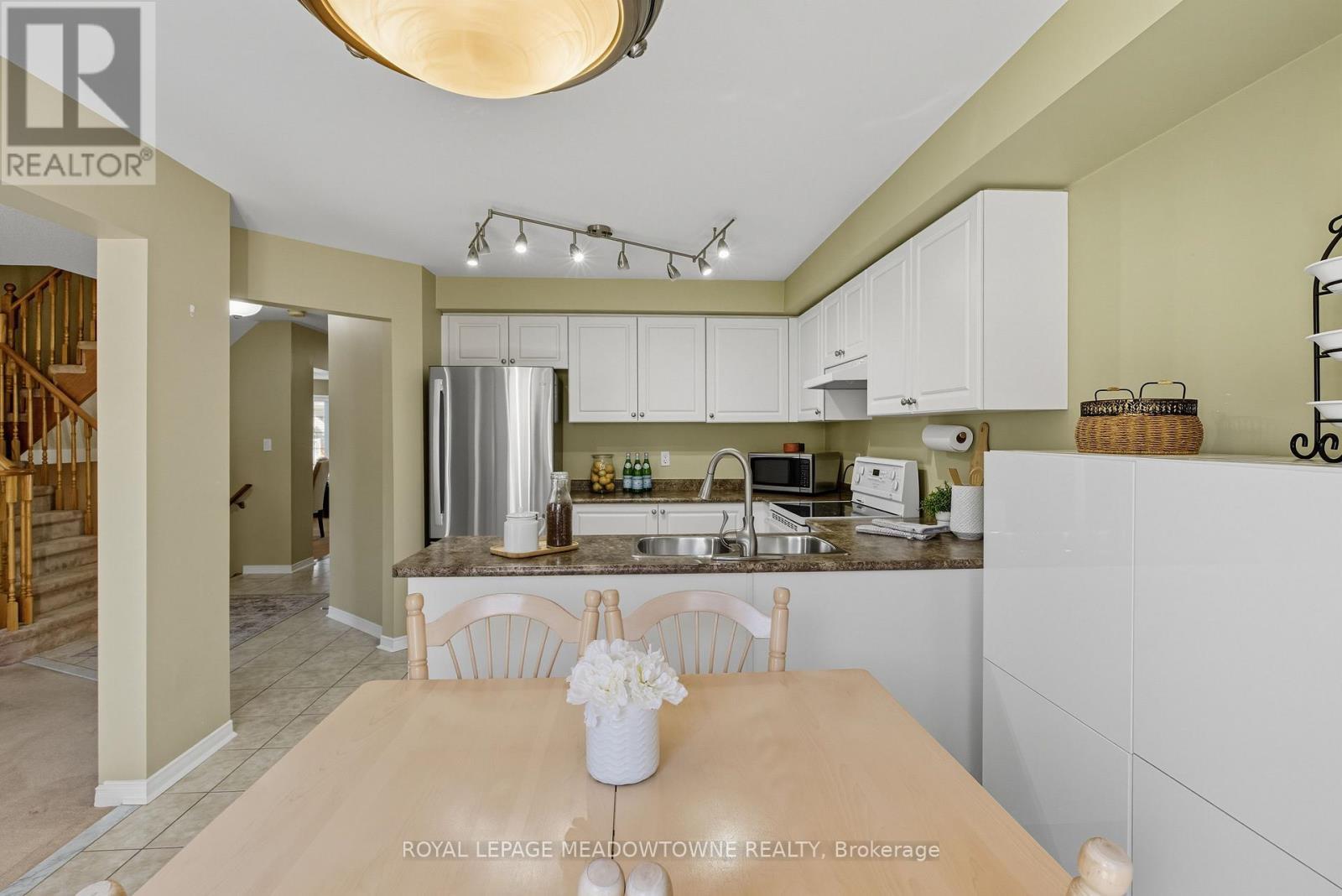 












1220 TURNER DRIVE

,
Milton,




Ontario
L9T5R6

