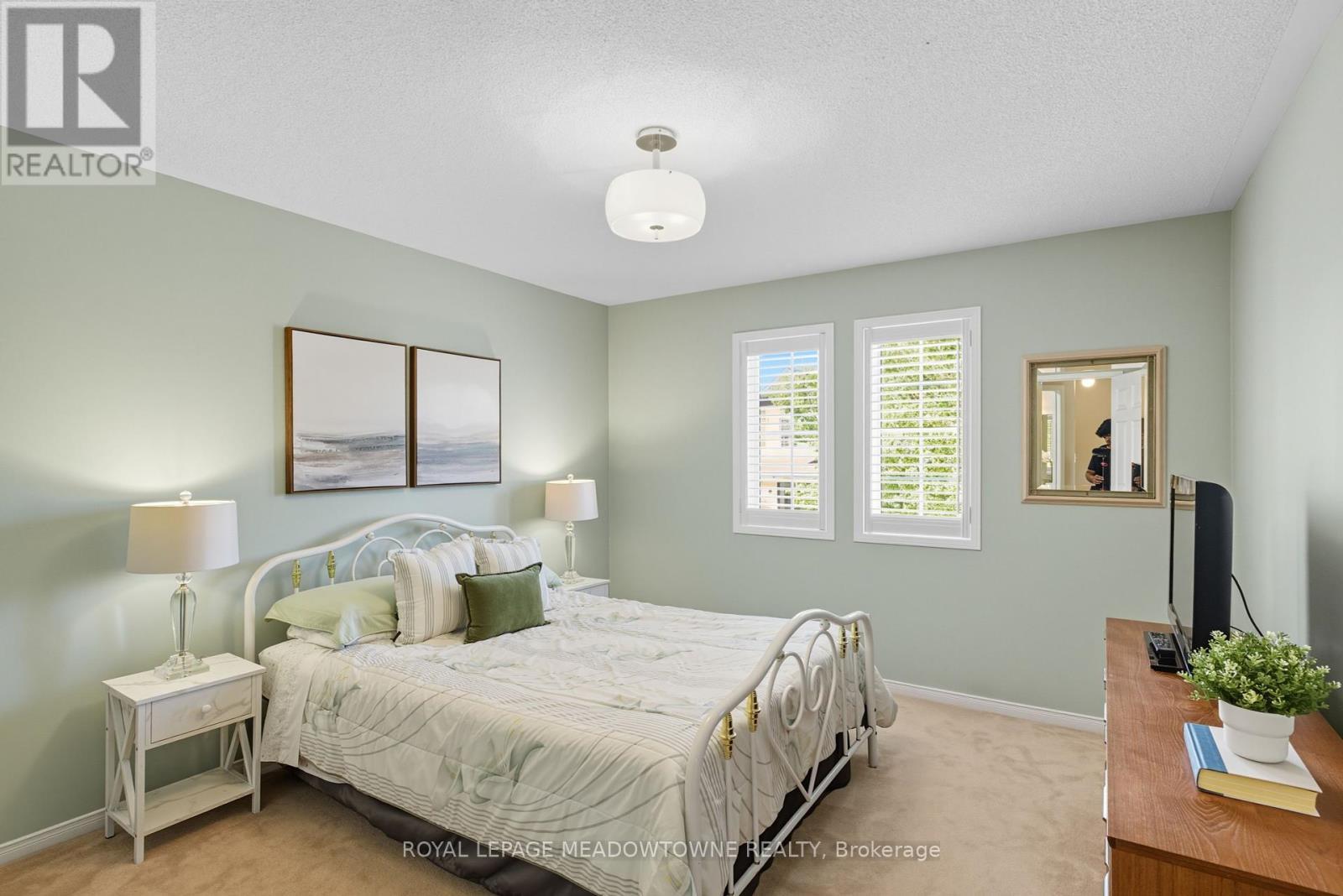












1220 TURNER DRIVE

,
Milton,




Ontario
L9T5R6

