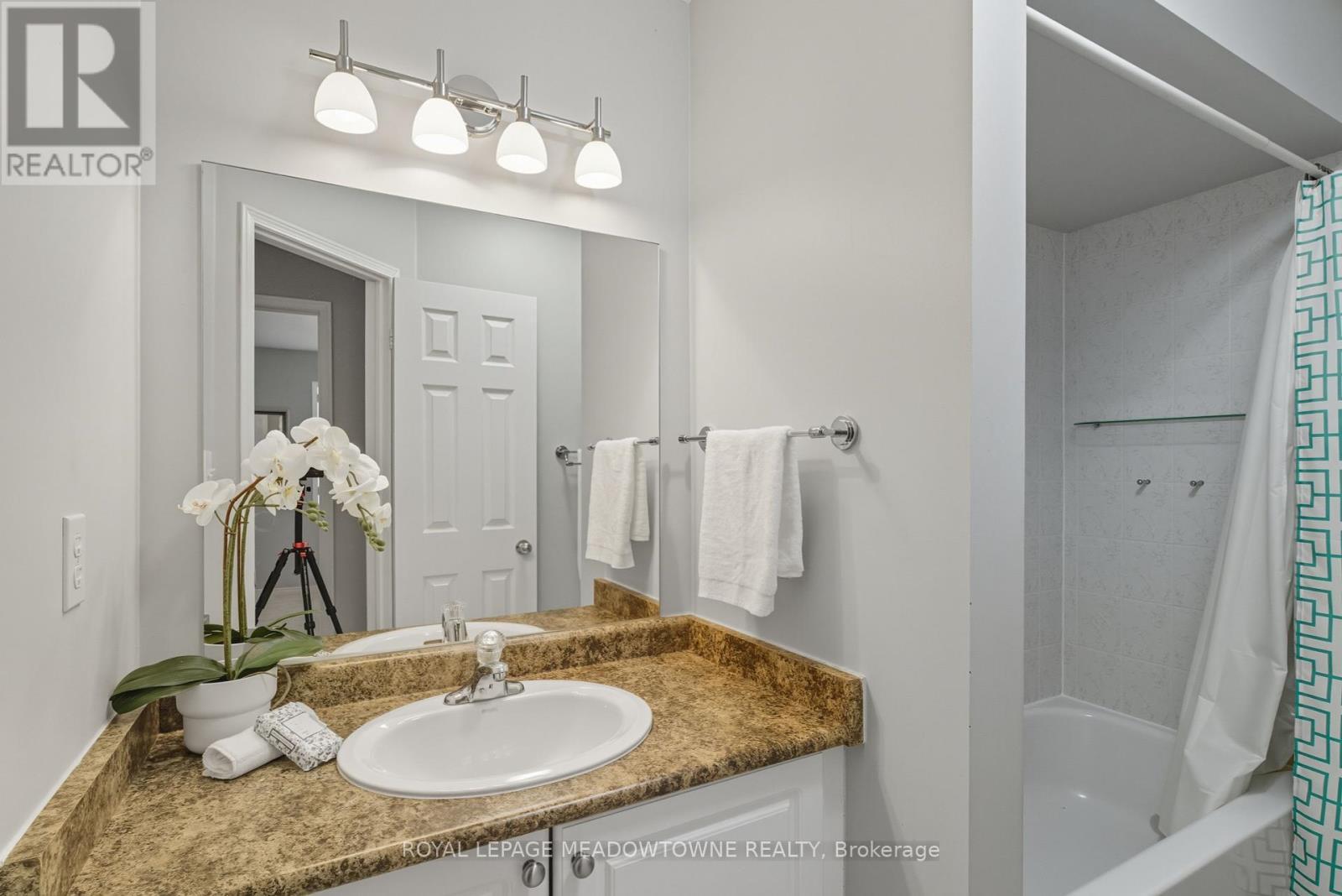 












1220 TURNER DRIVE

,
Milton,




Ontario
L9T5R6

