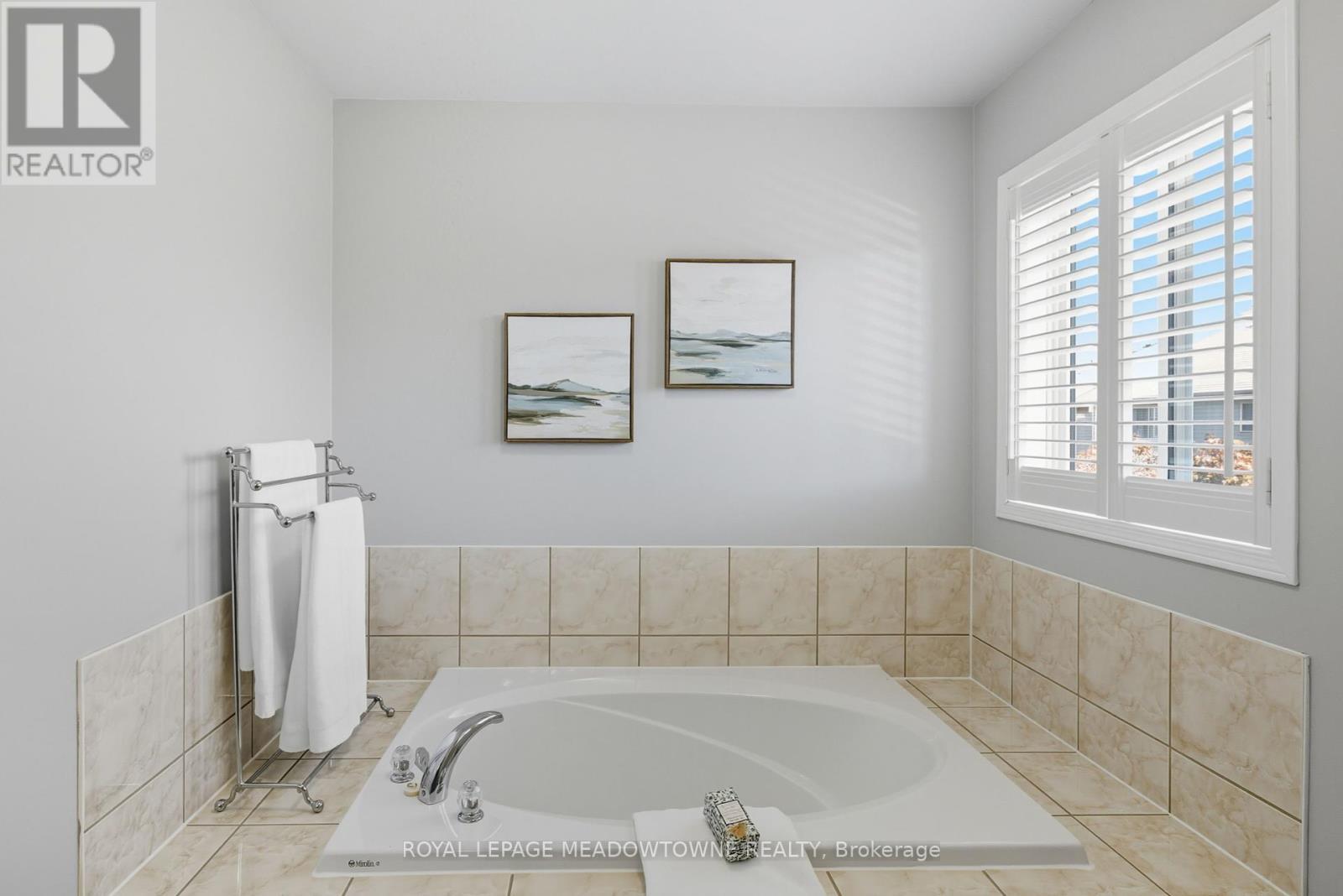 












1220 TURNER DRIVE

,
Milton,




Ontario
L9T5R6

