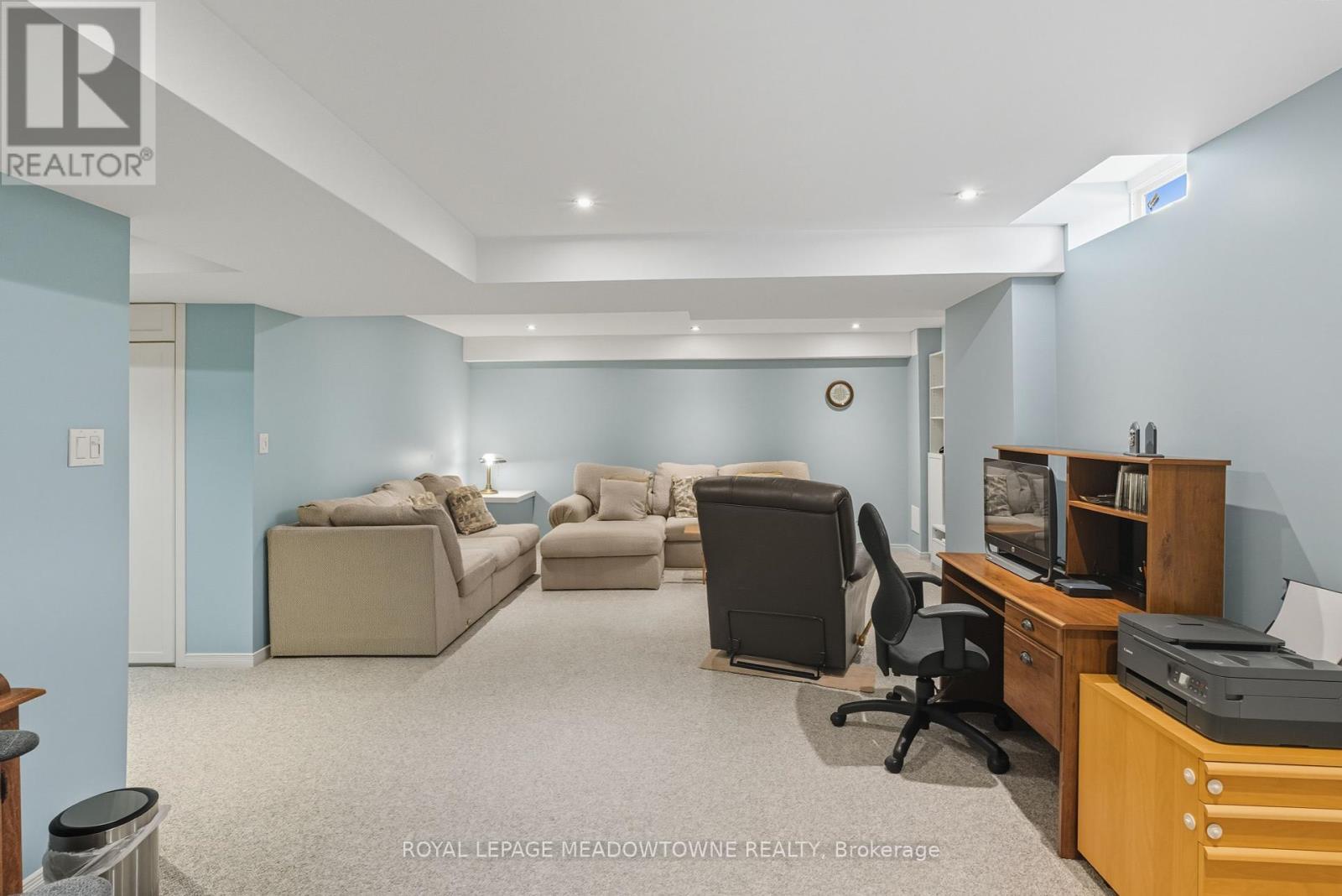 












1220 TURNER DRIVE

,
Milton,




Ontario
L9T5R6

