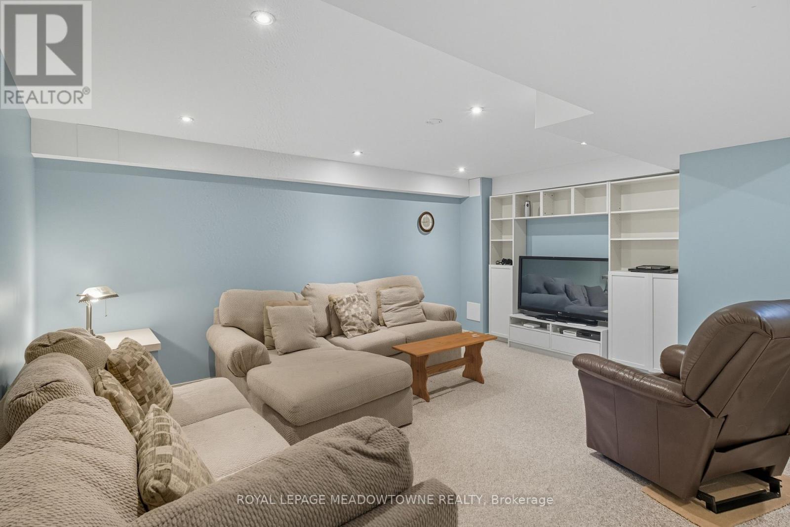 












1220 TURNER DRIVE

,
Milton,




Ontario
L9T5R6

