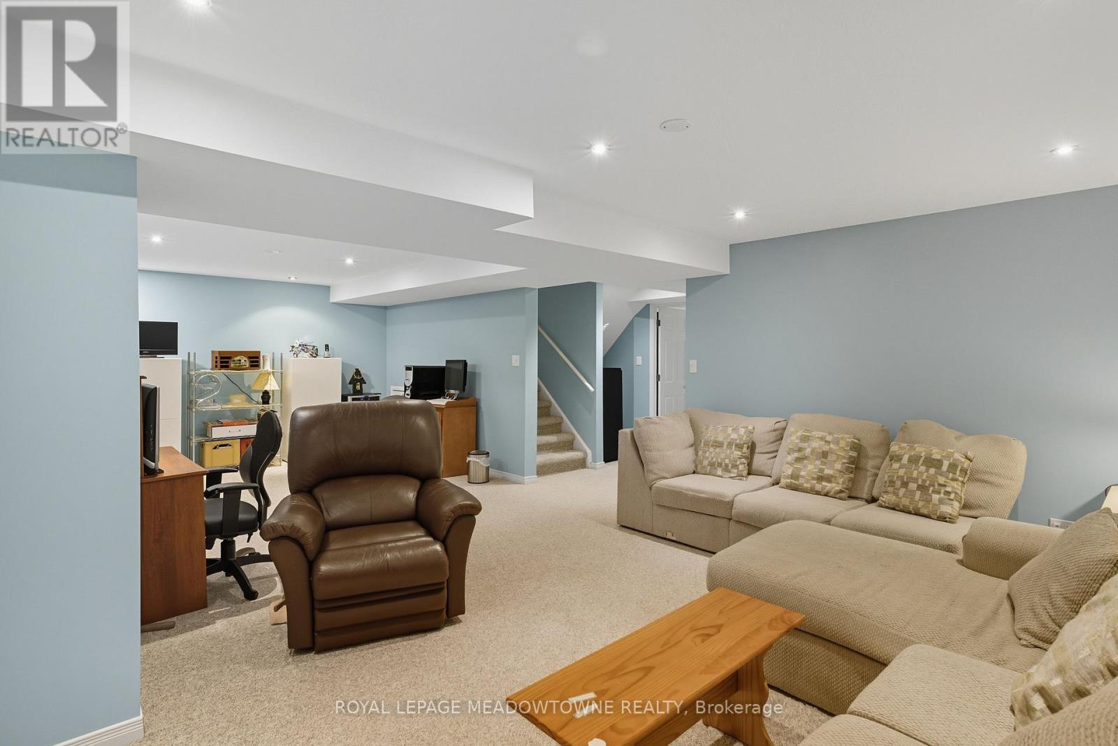 












1220 TURNER DRIVE

,
Milton,




Ontario
L9T5R6

