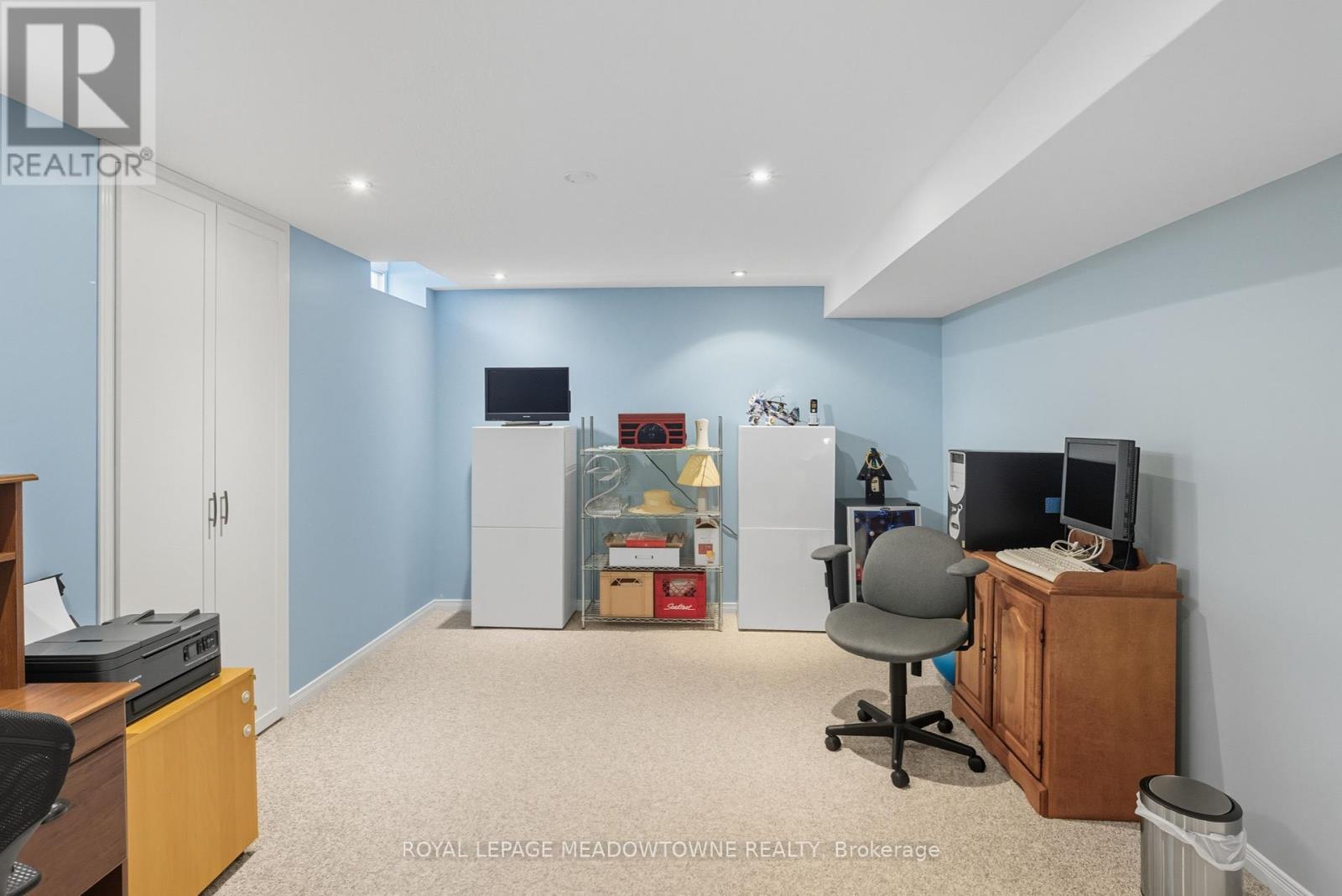 












1220 TURNER DRIVE

,
Milton,




Ontario
L9T5R6


