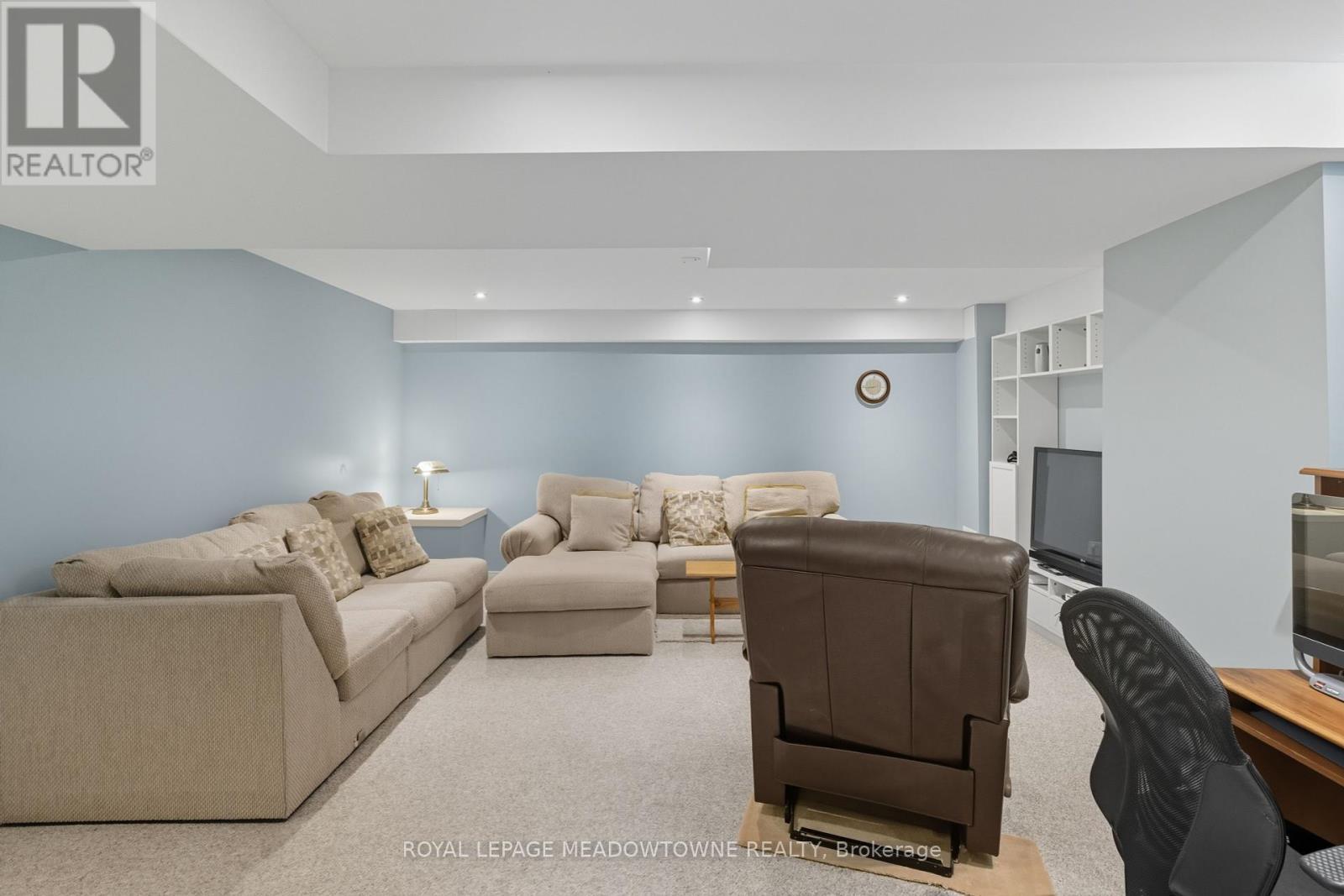 












1220 TURNER DRIVE

,
Milton,




Ontario
L9T5R6

